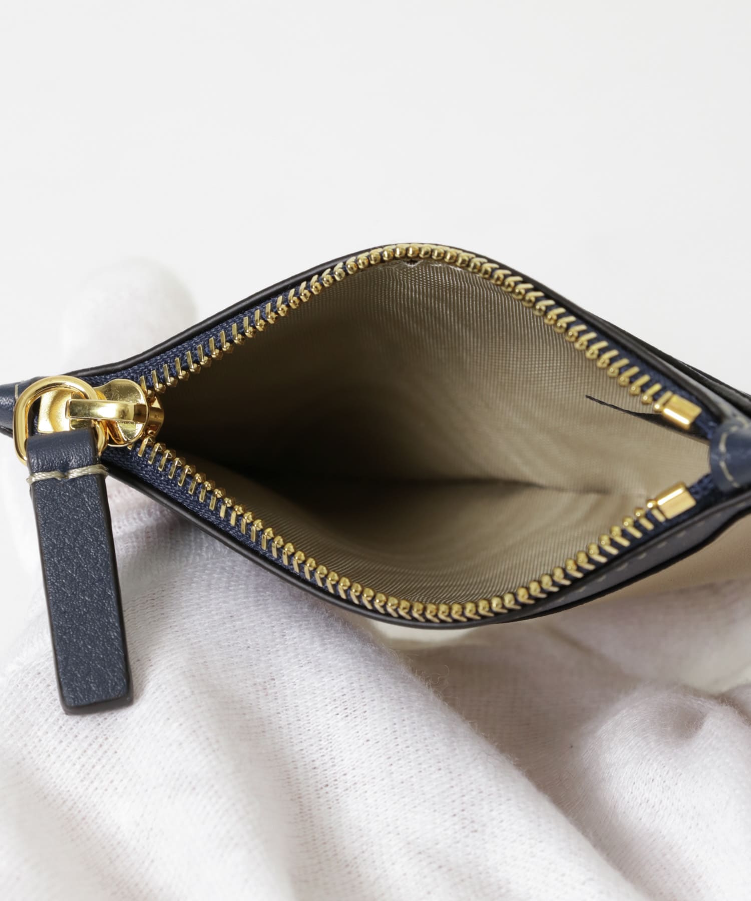MARNI　CARD CASE ZO877 -