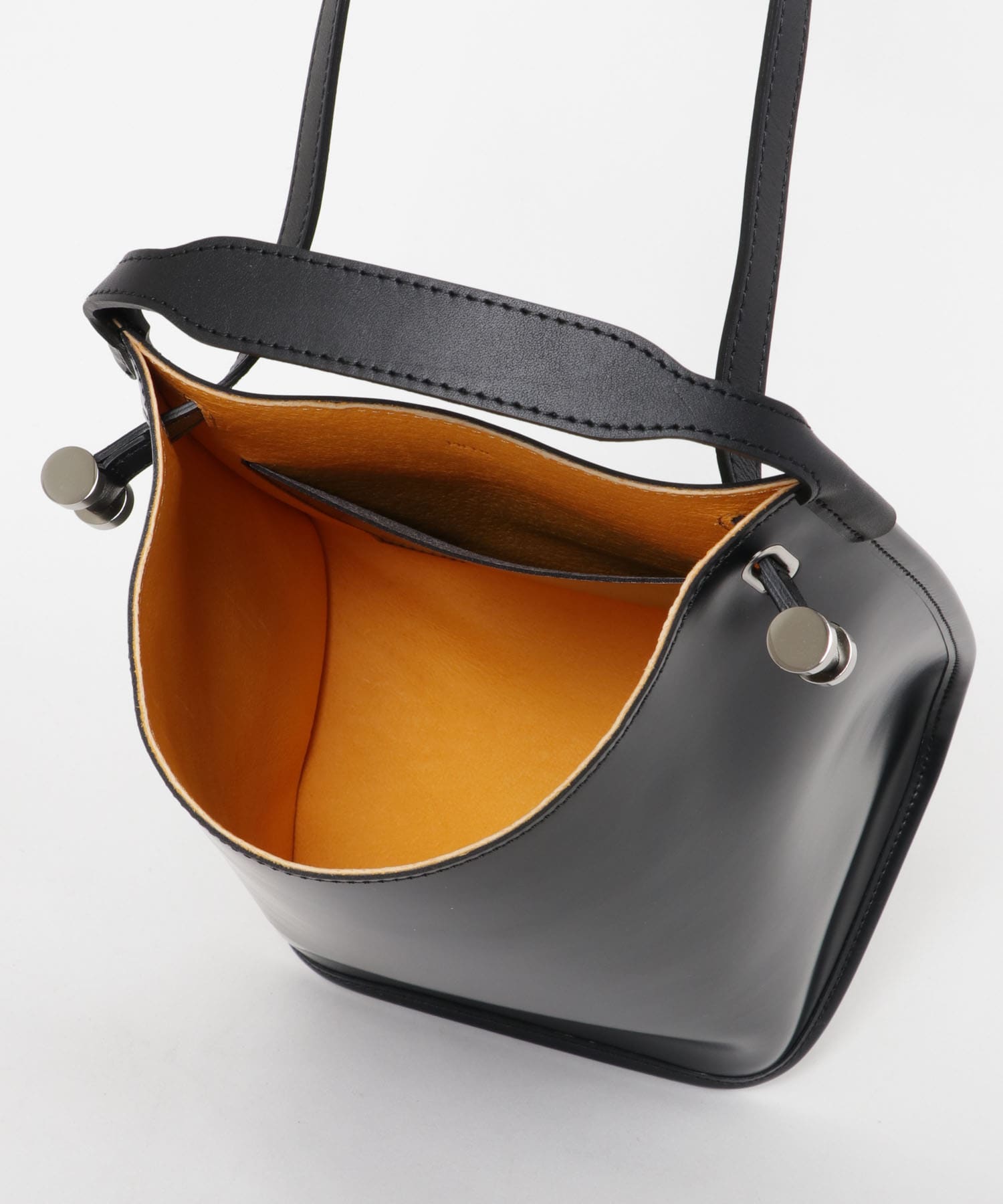 【美品】PIENI KUU　ピエニ クー　2wayバッグ　黒　本革 美品】PIENI KUU ピエニ クー 2wayバッグ 黒 本革