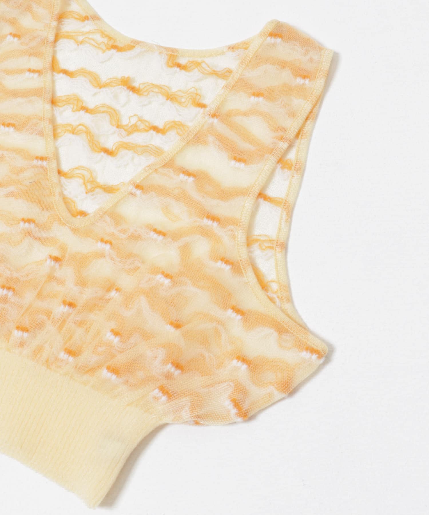 TAN　JACQUARD V-NECK SHEER TOPS CREAM FREE