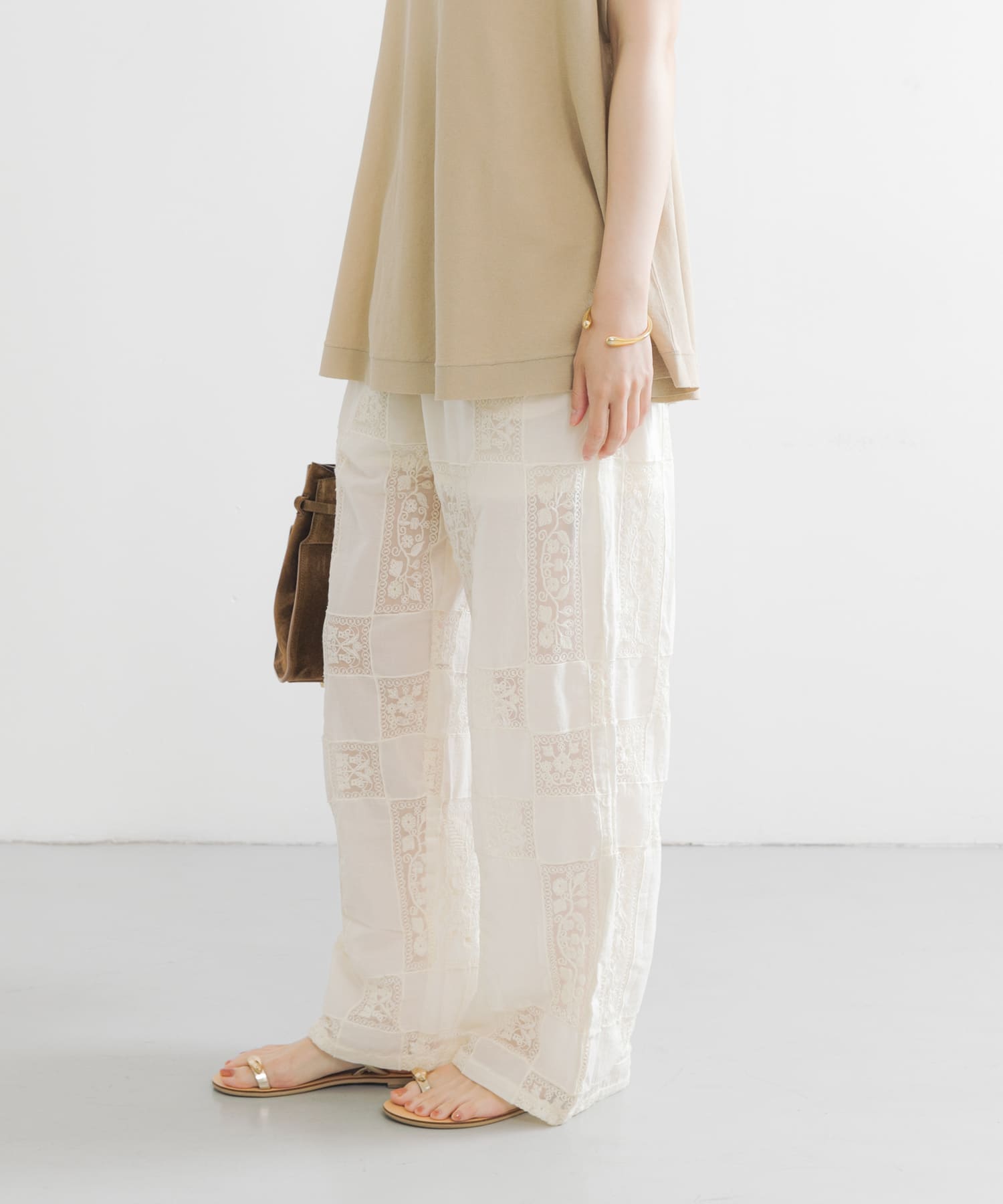 OFF WHITE
