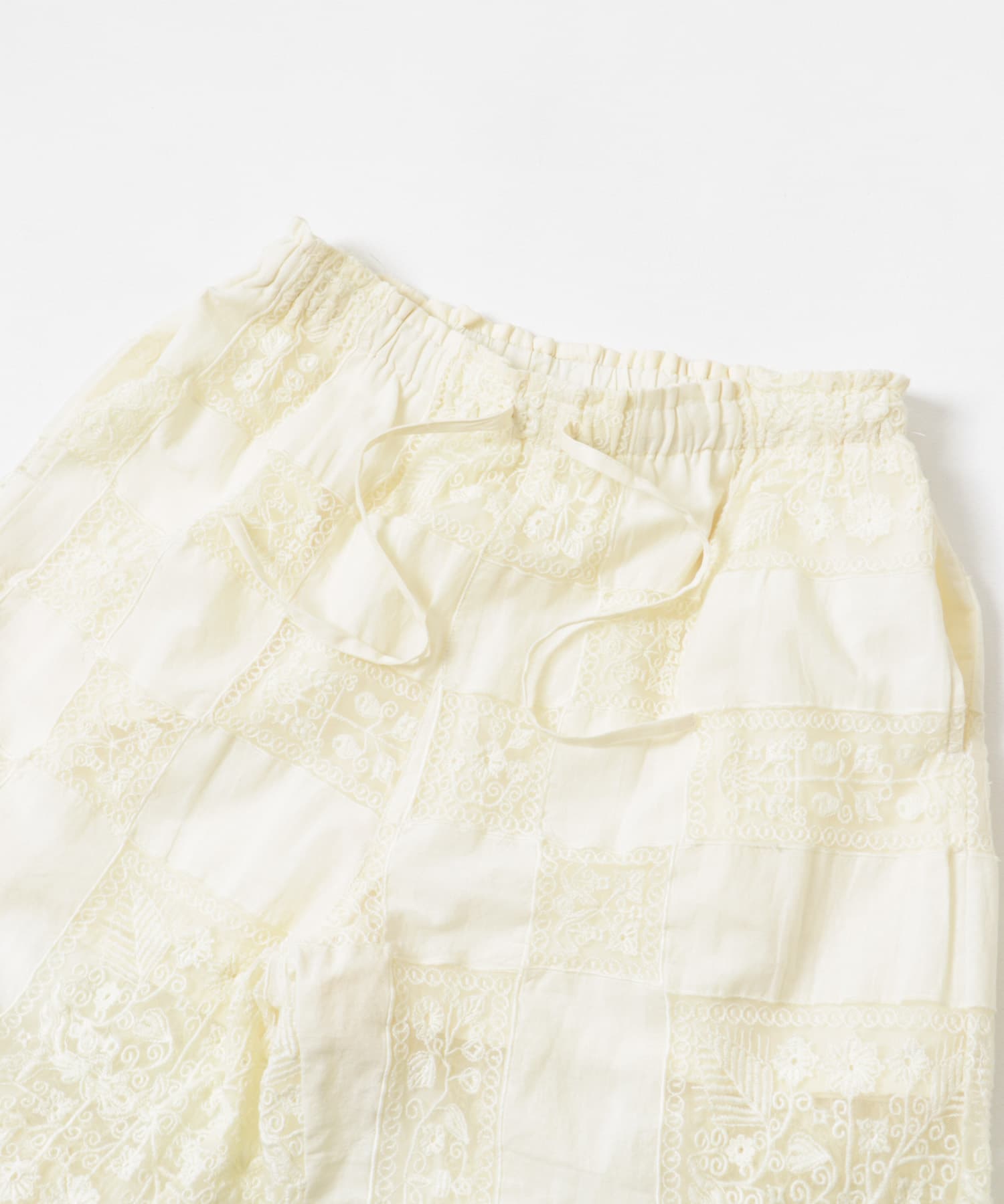 OFF WHITE