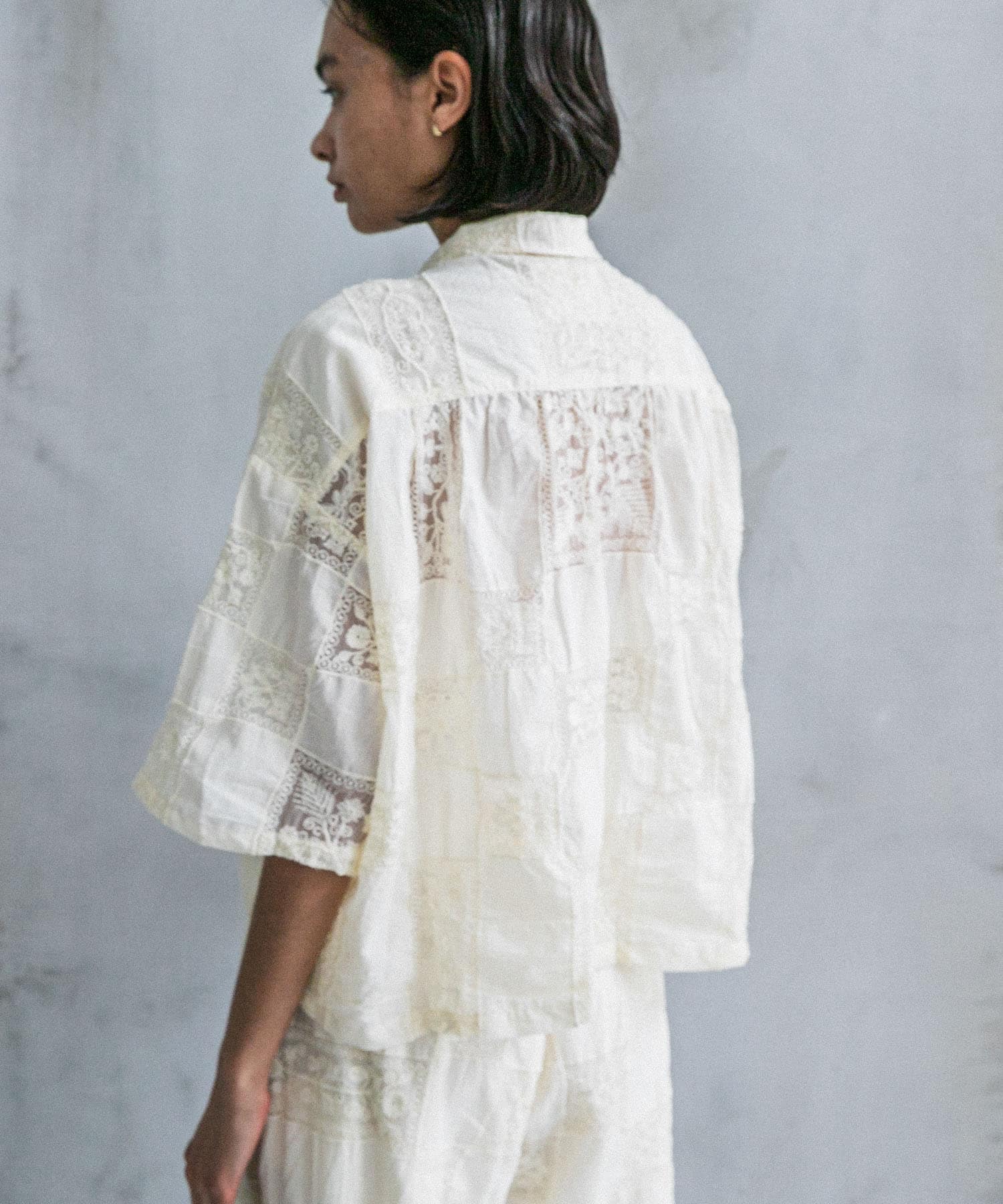 OFF WHITE