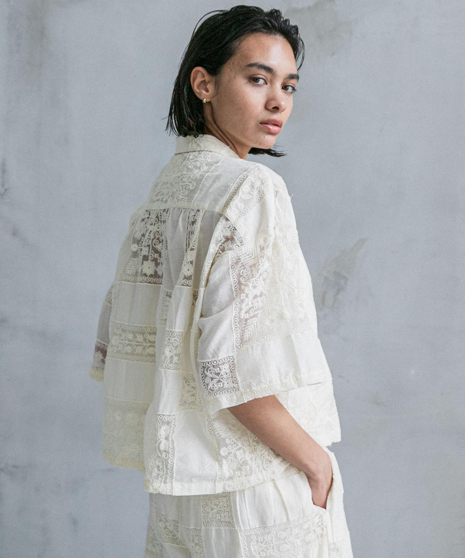 OFF WHITE