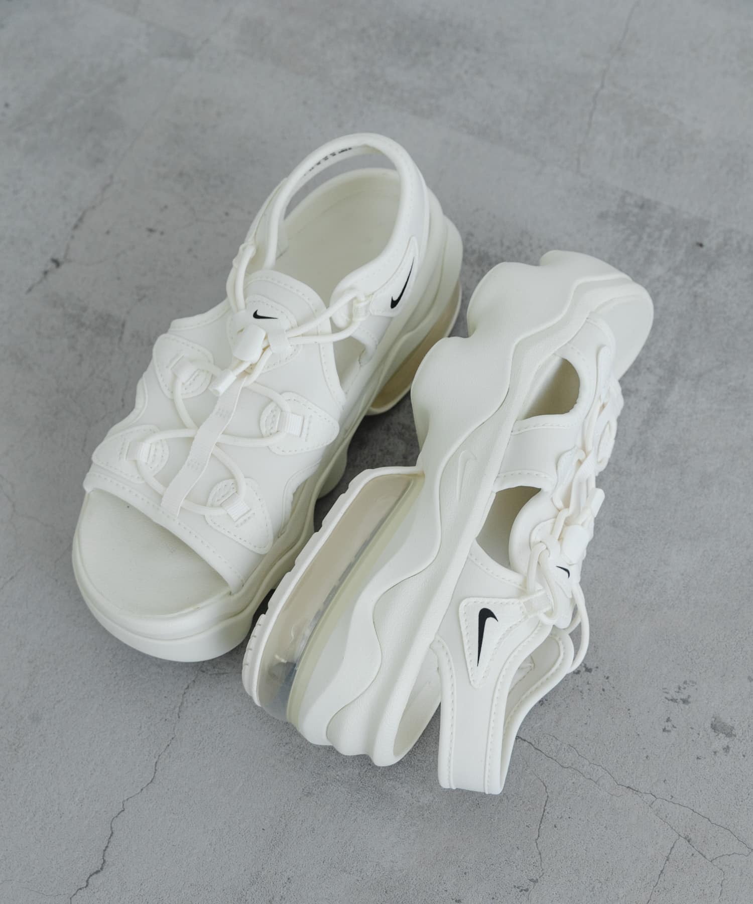 NIKE　エアマックスココサンダル セイル/ブラック 23