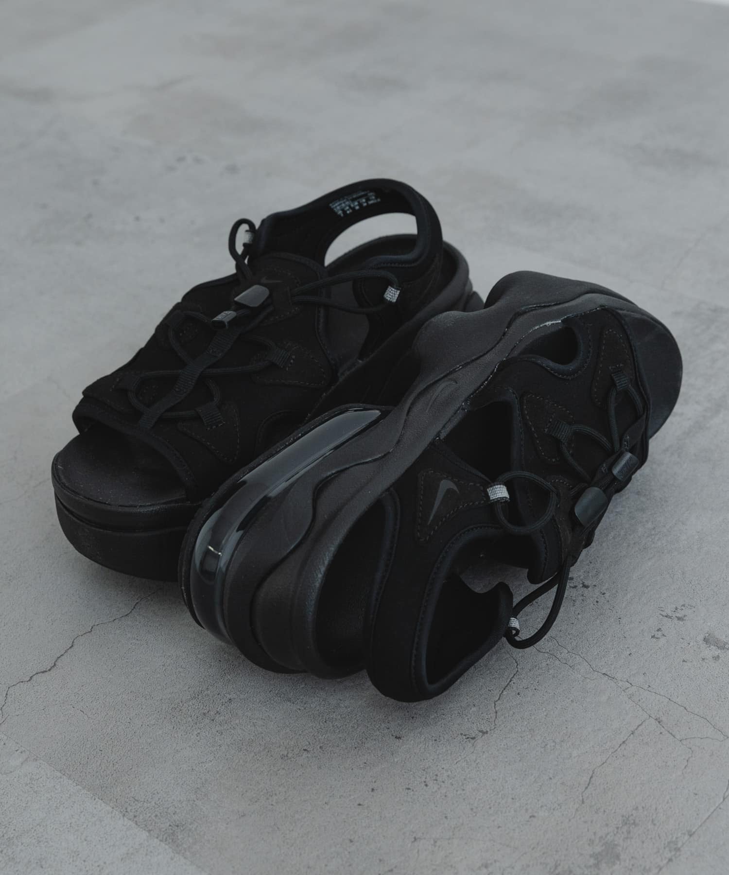 NIKE　エアマックスココサンダル ブラック 23