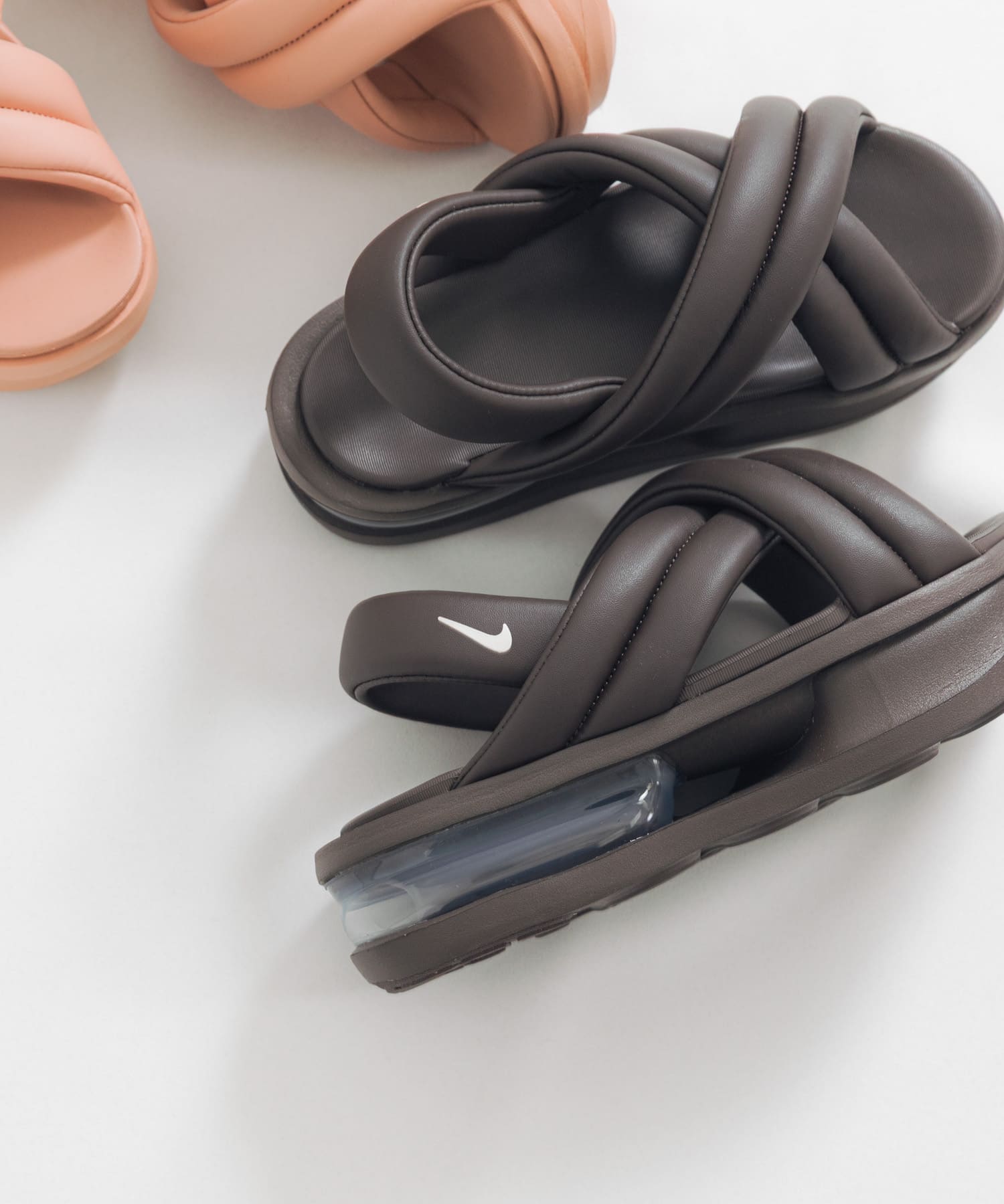 NIKE　エアマックスアイラサンダル BRQ BROWN 23