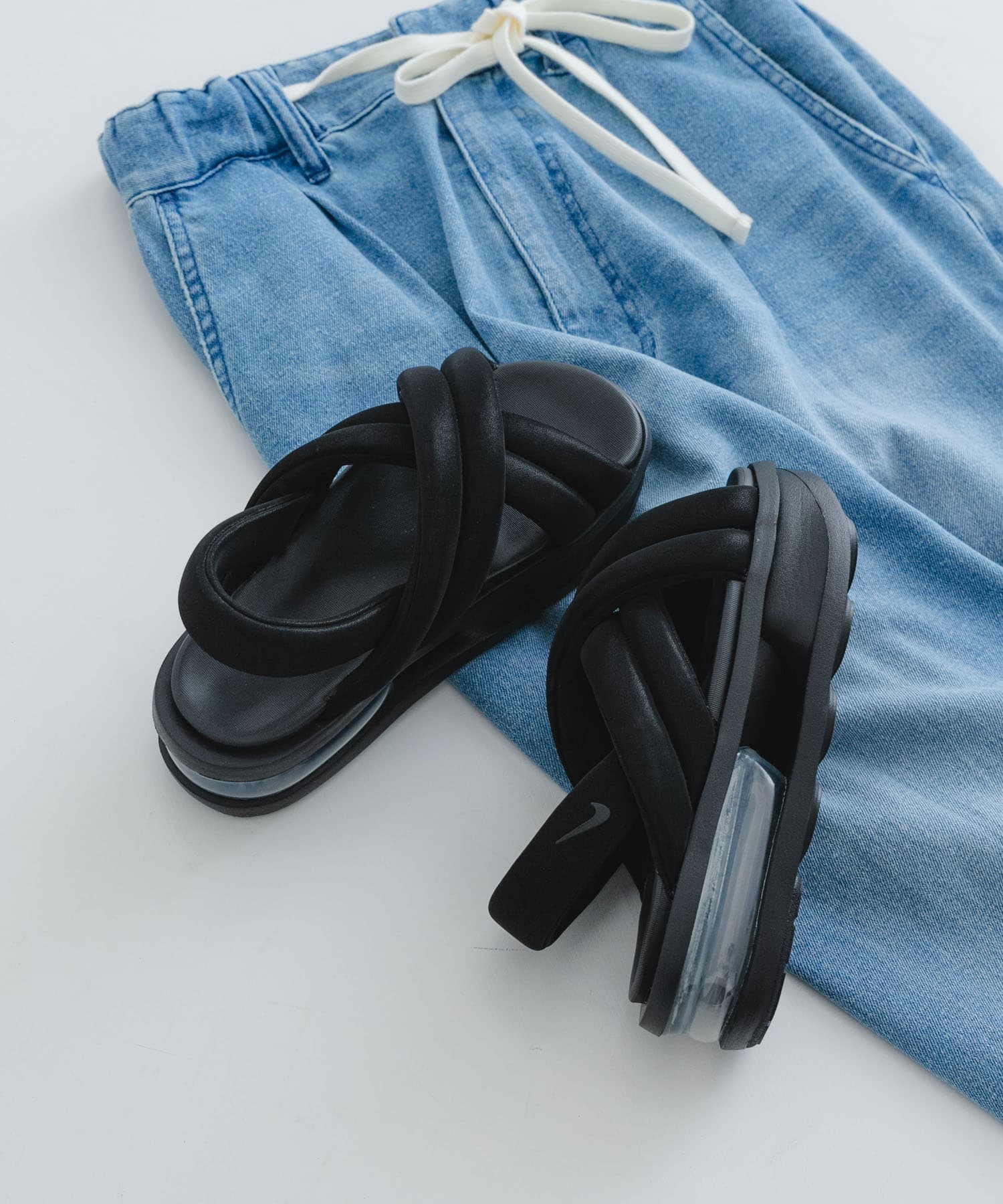 NIKE　エアマックスアイラサンダル