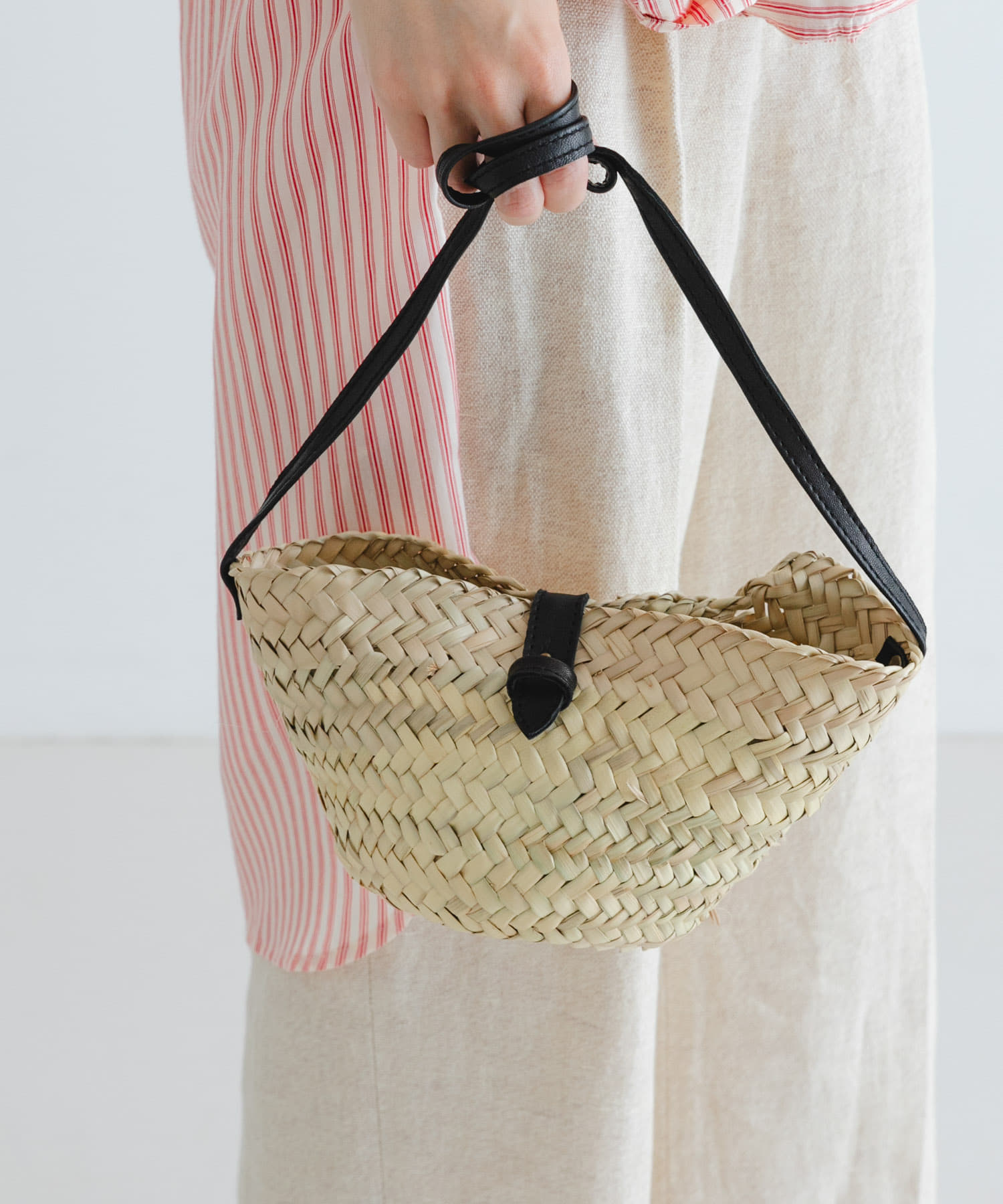 KECH Le ESSENTIELS　RAFFIA LEATHER FLAP MINI BLACK one