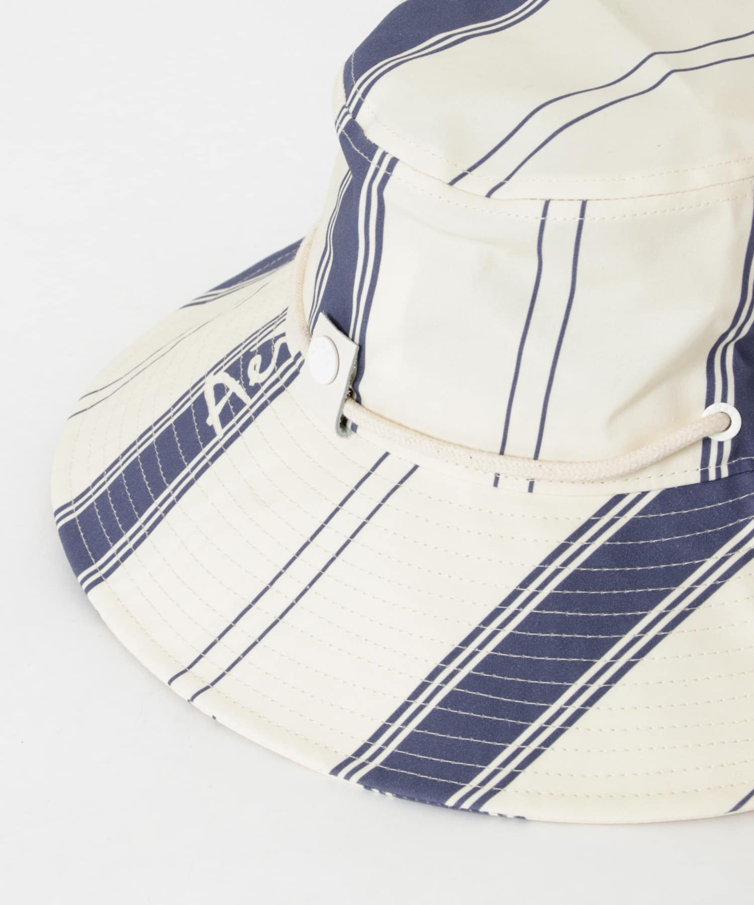 KLOKE　Aer Vital Bucket Hat Blue/Ecru one