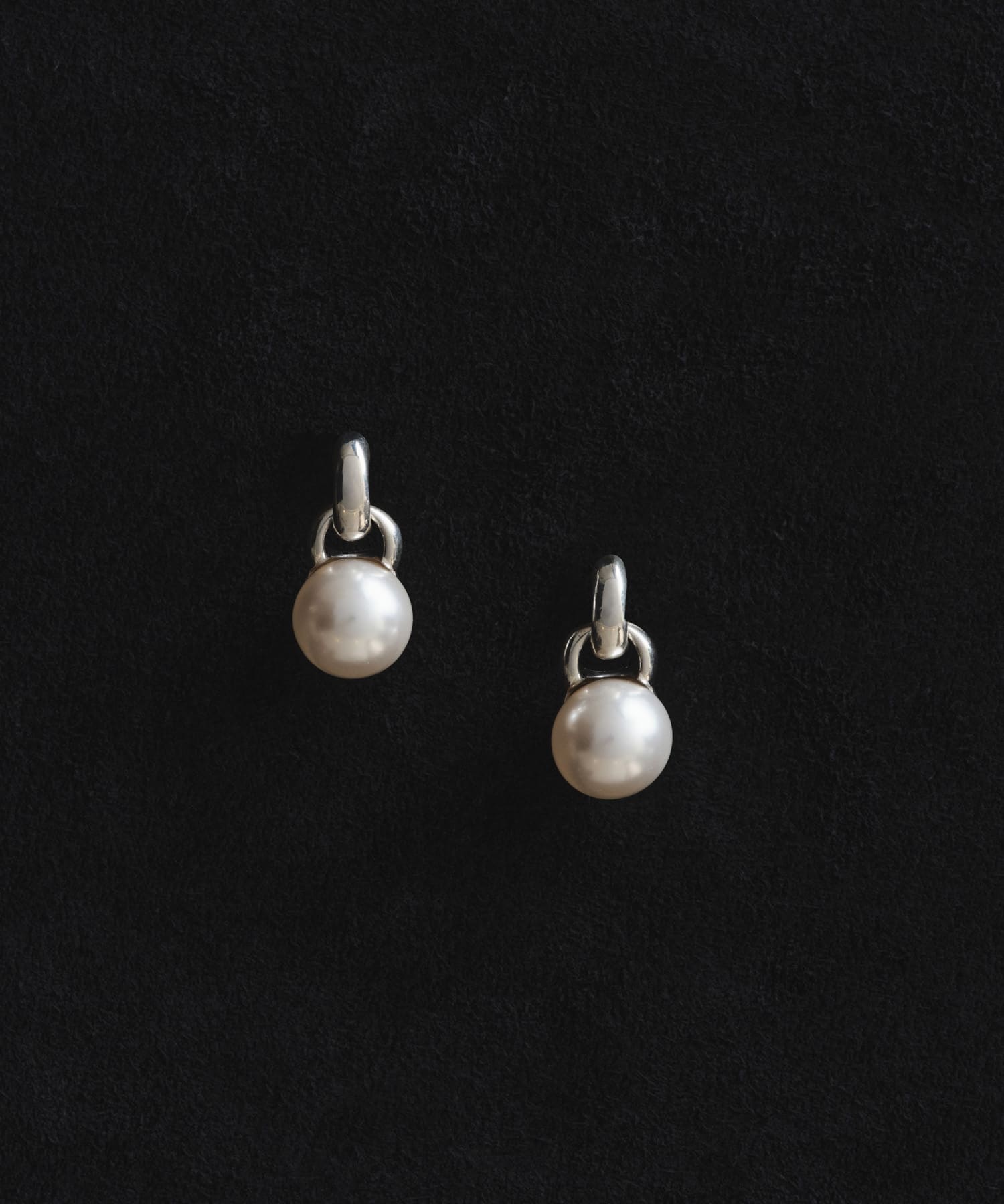 Sophie Buhai　Everyday Pearl Earrings SILVER -
