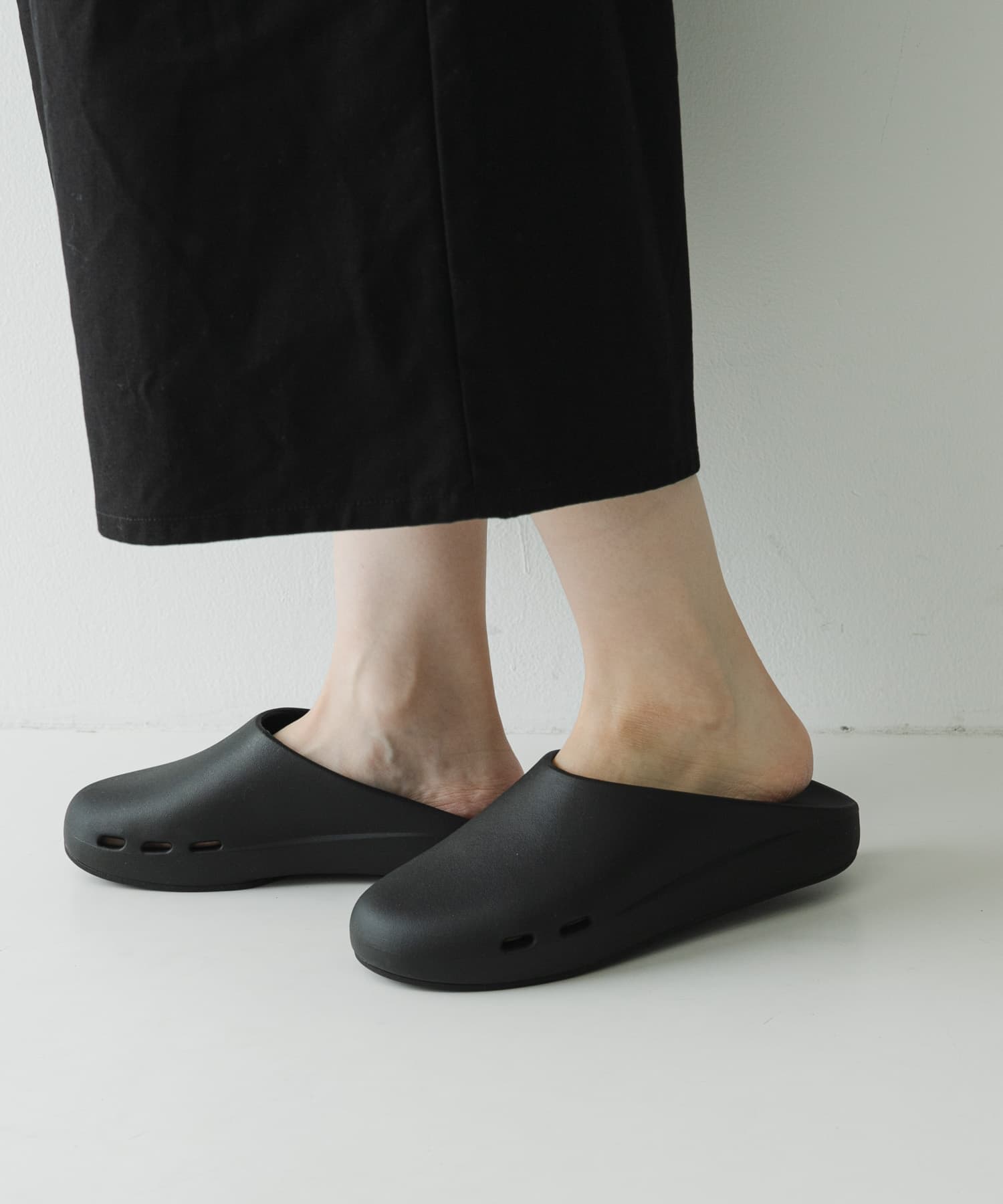 LUX-1 BLACK 23