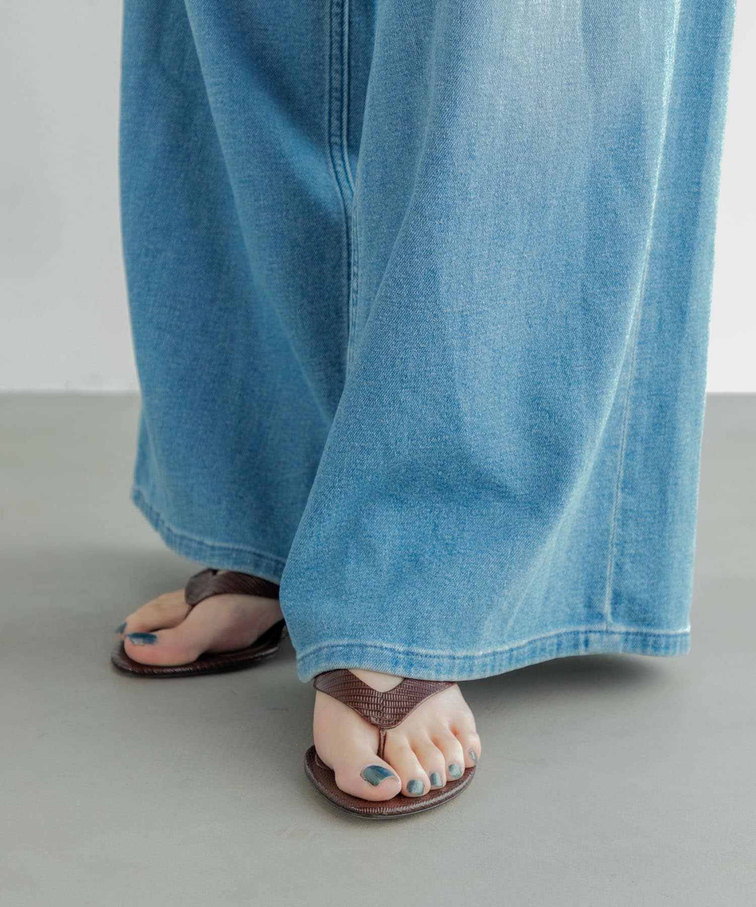 LE MONDE BERYL　MICRO WEDGE THONG SANDAL BRUCIATO 36