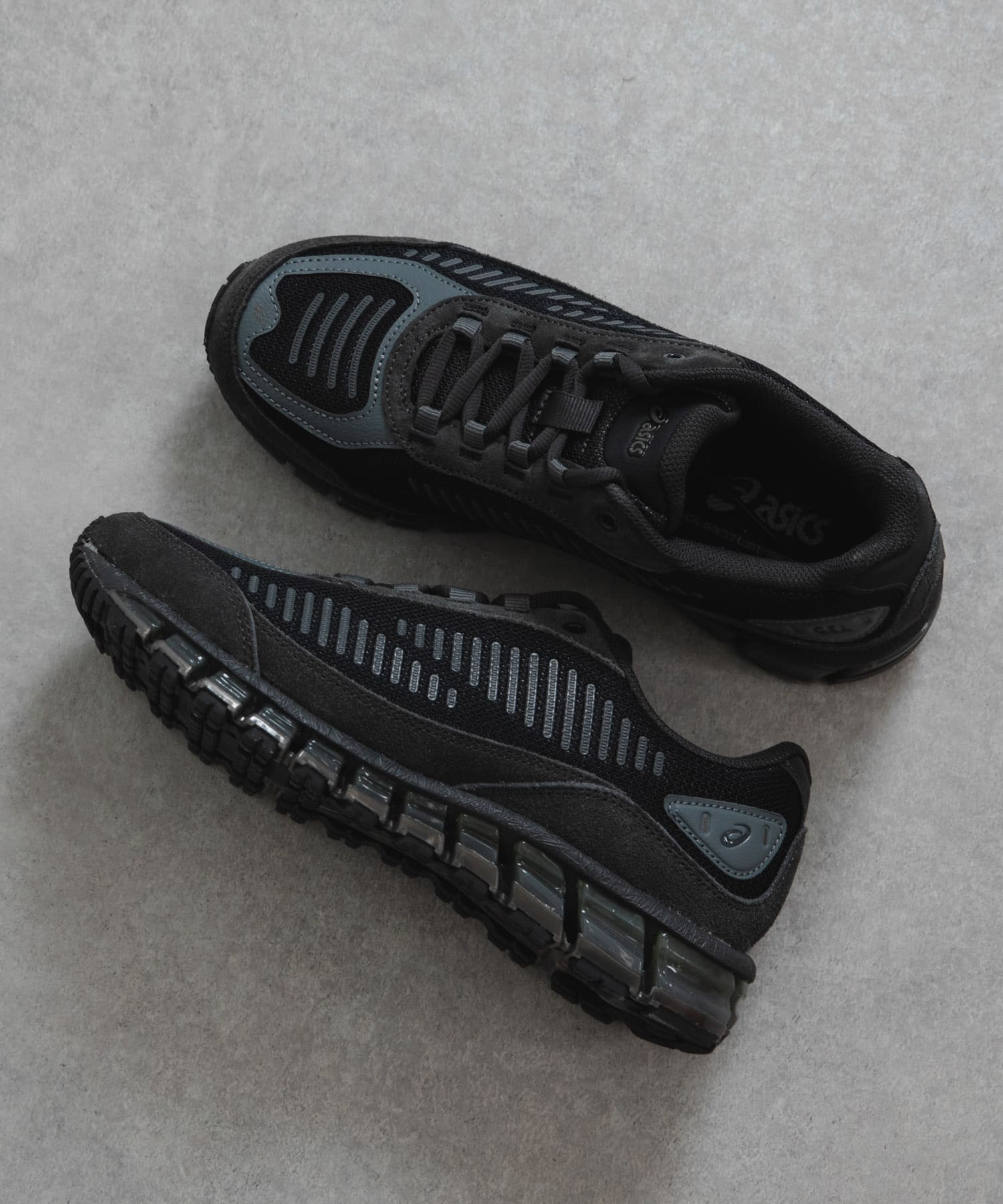 ASICS　GEL-QUANTUM 360 l AMP 001BK/G GY 23.5