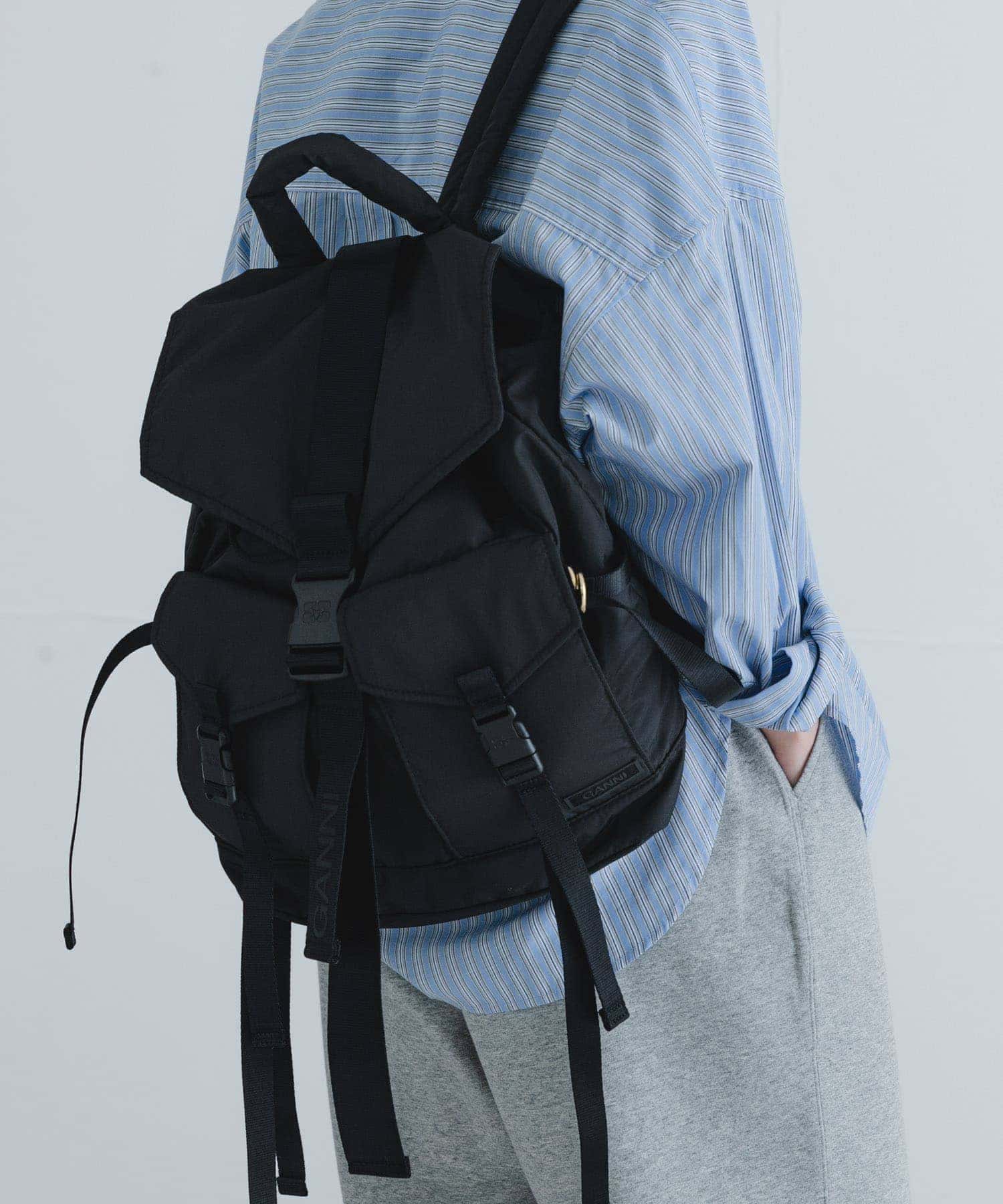 GANNI Recycled Tech Backpack(- Black): バッグ｜URBAN RESEARCH公式