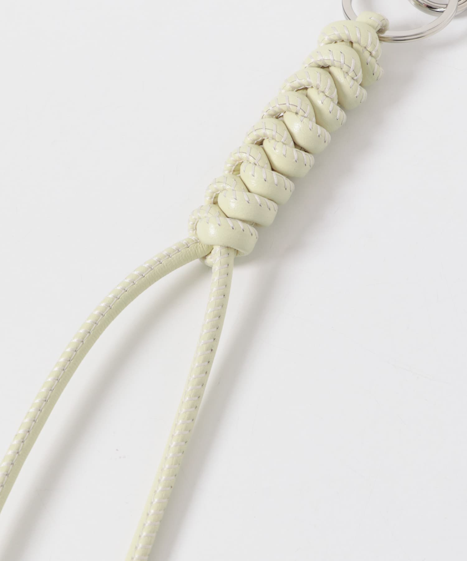 ITTI　CRISTY SNAKEKNOT CHARM IVORY -