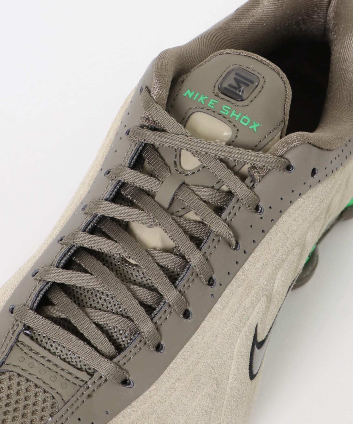 NIKE　SHOX R4 200 O KHA 23.5
