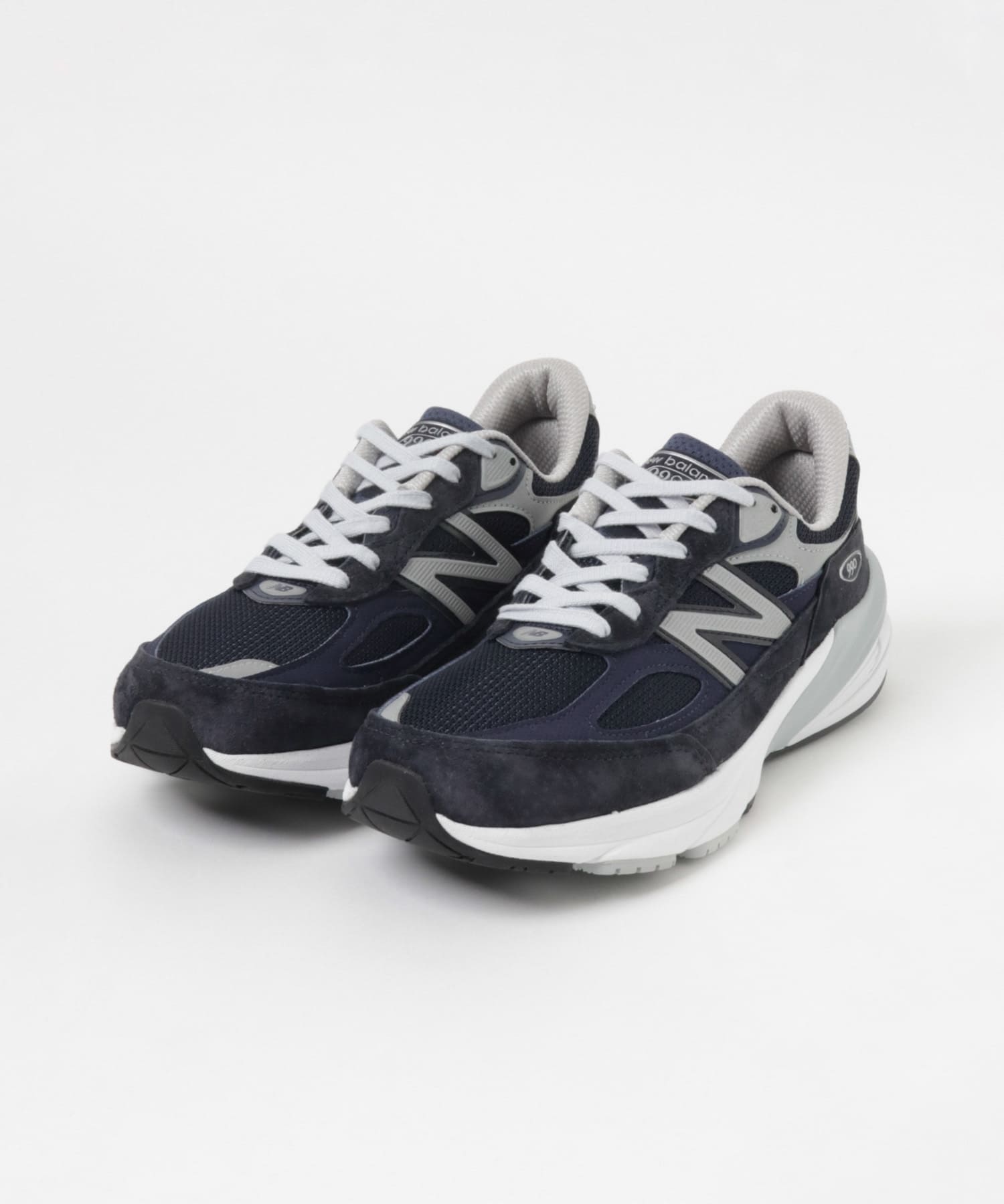 NEW BALANCE　W990NV6