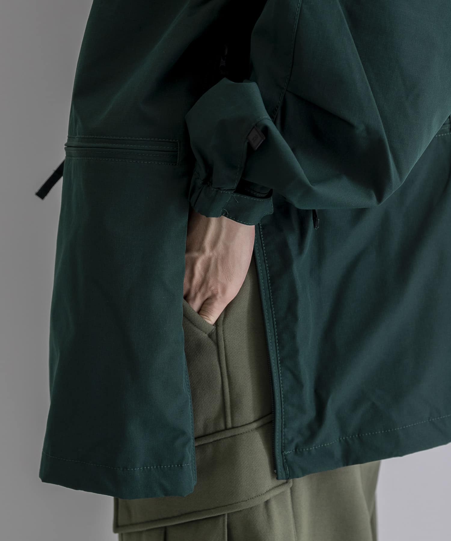GREEN
