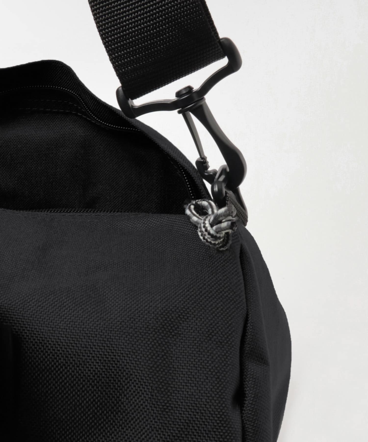 OUTDOOR PRODUCTS　Roll Boston X-LARGE BLACK FREE