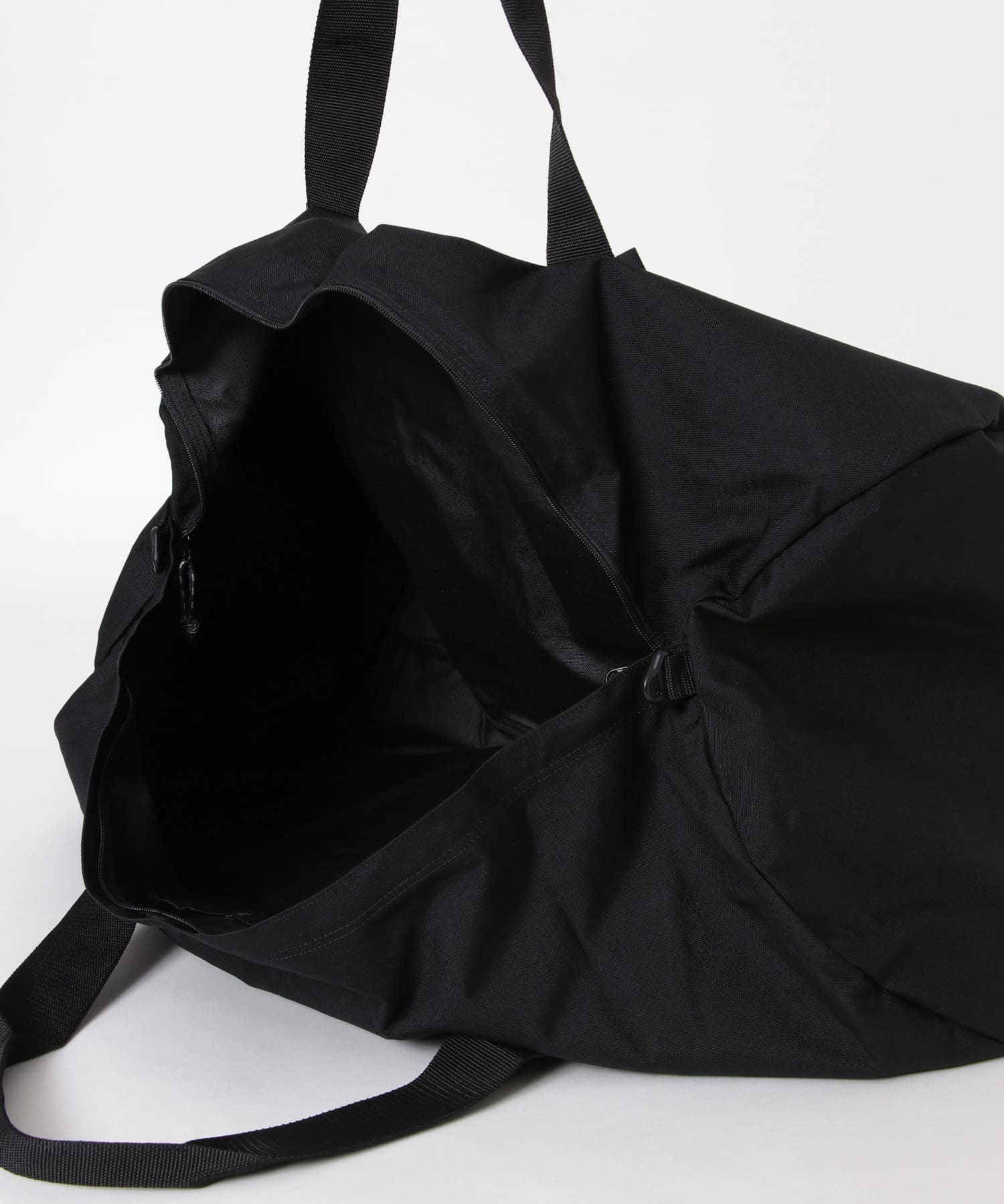 OUTDOOR PRODUCTS　Roll Boston GIANT BLACK FREE