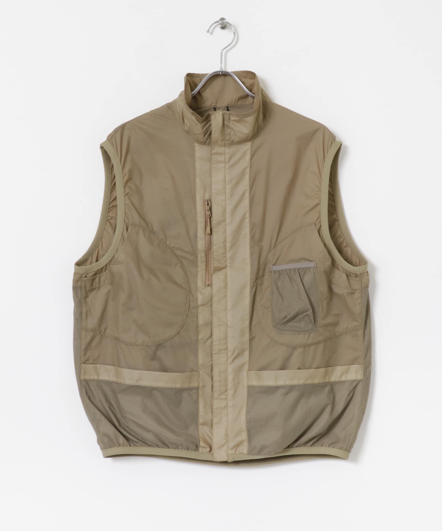 DAIWA PIER39　REVERSIBLE WIND SHIELD VEST BEIGE S