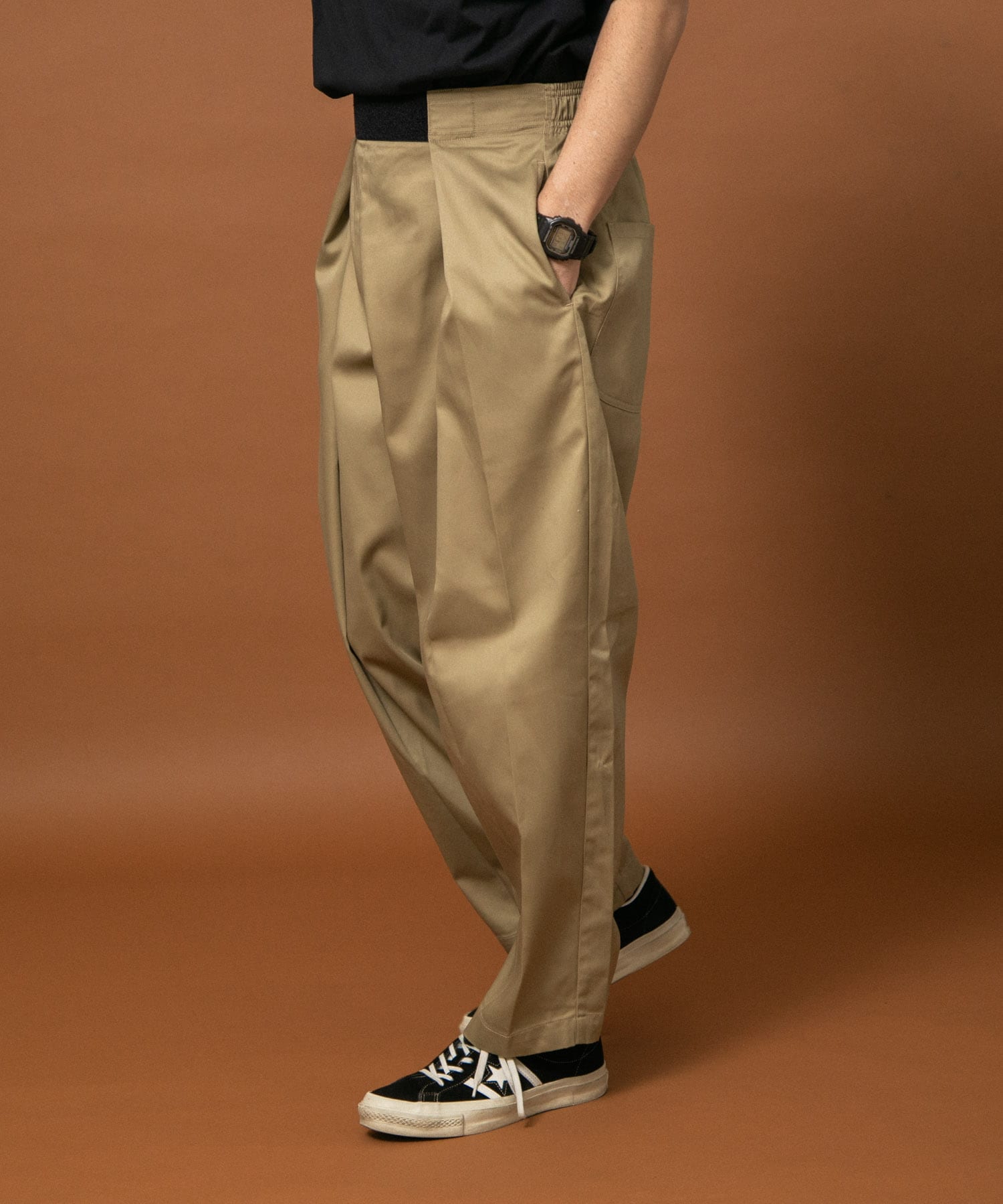 KHAKI