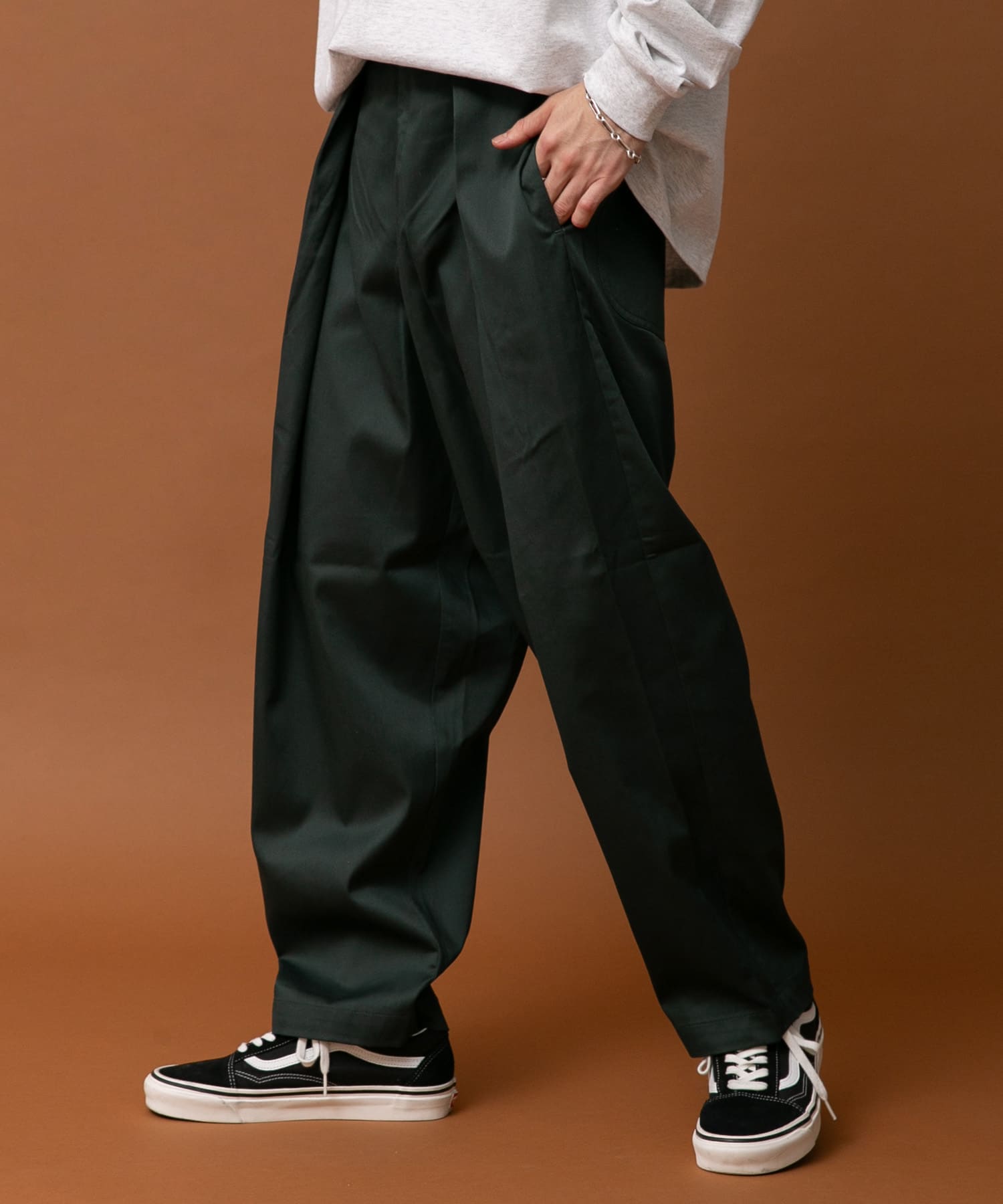 model身長：170cm 着用サイズ：FREE