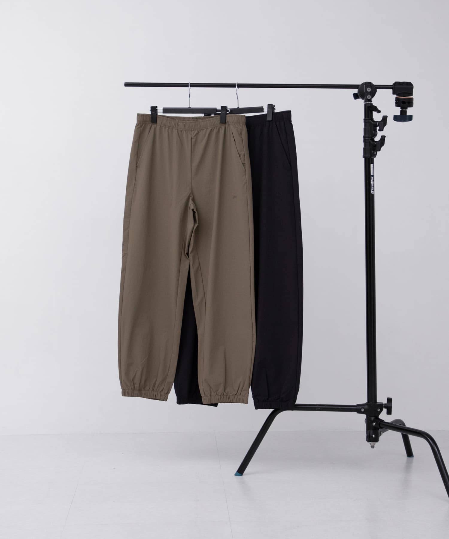 Acy　TRACK PANTS V2 D.KAHKI 2