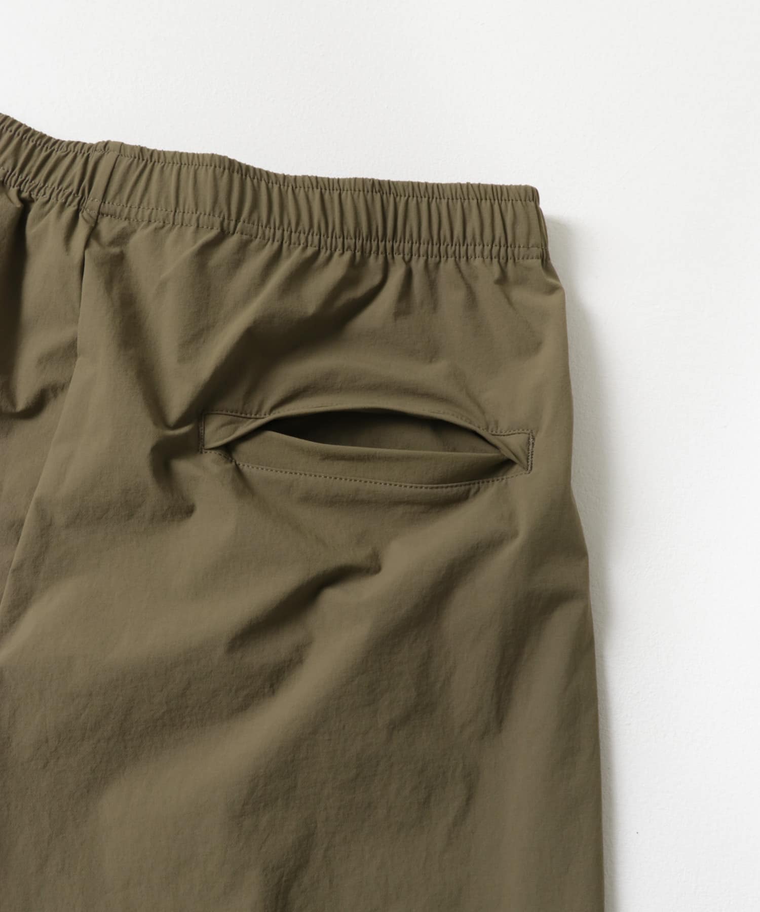 Acy　TRACK PANTS V2 D.KAHKI 2