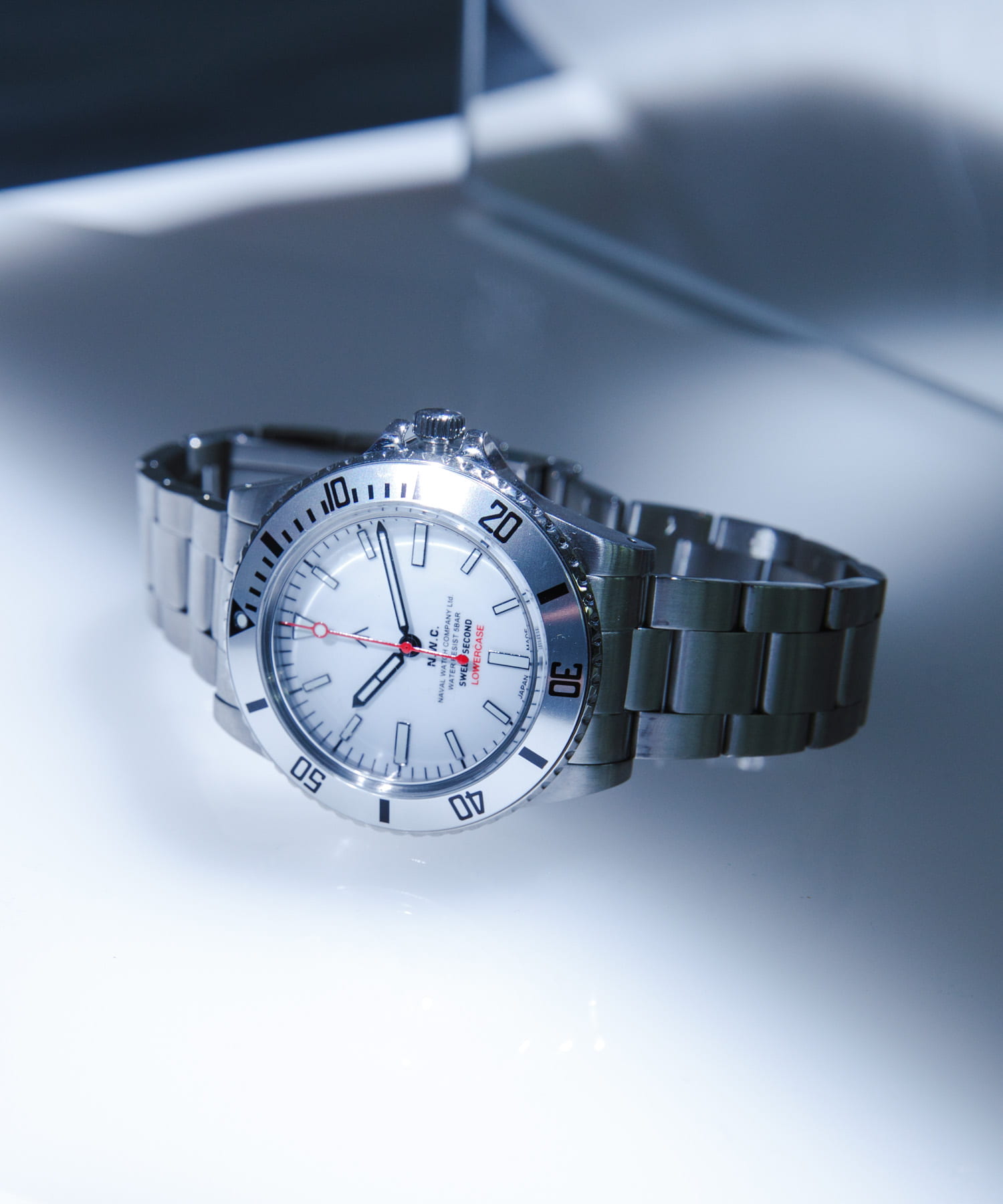 ナバルウォッチ　アーバンリサーチコラボモデル【新品・未使用】 スイスの名門腕時計がURBS限定で登場。ステルスカラー×蓄光塗料で