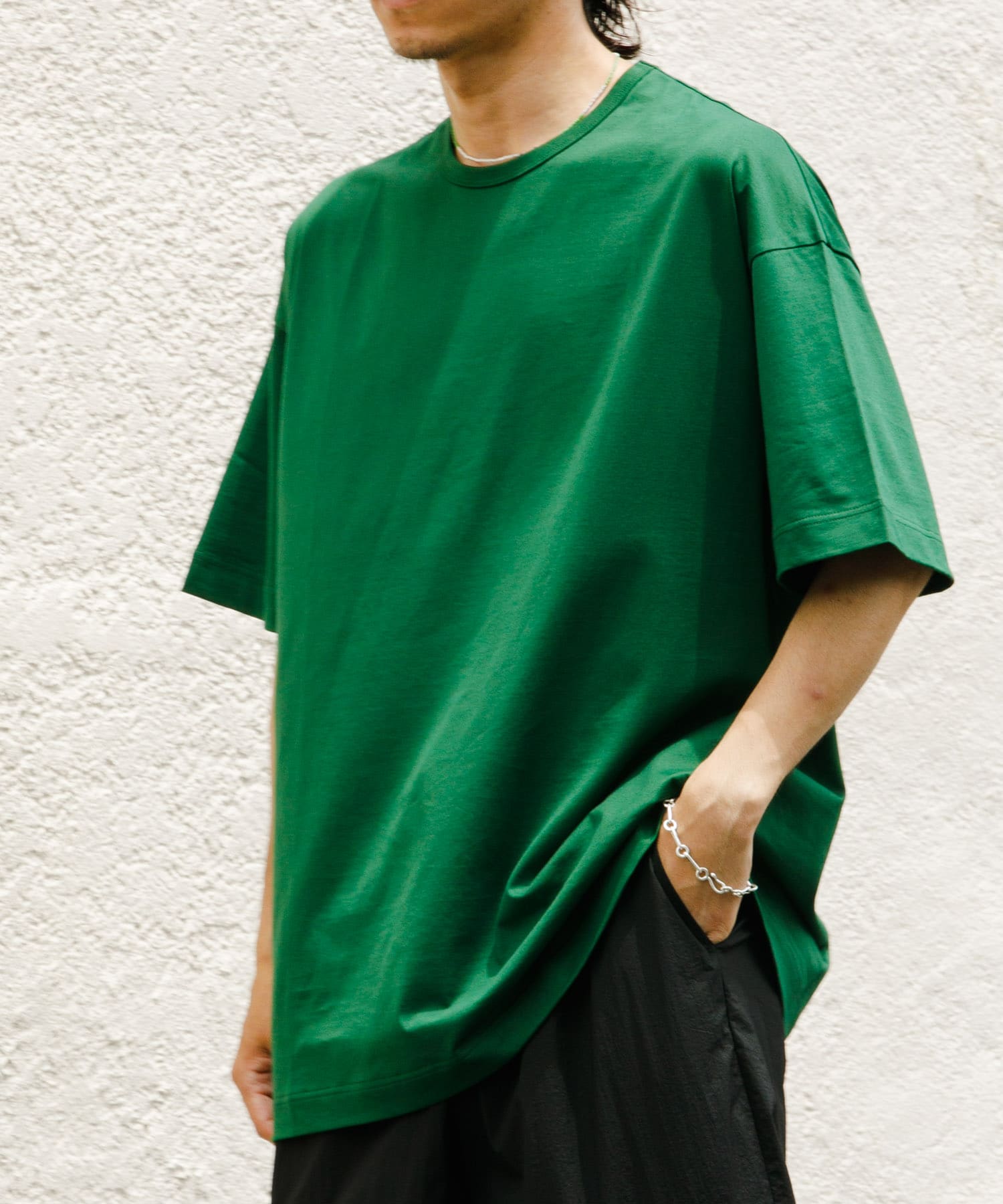 GREEN