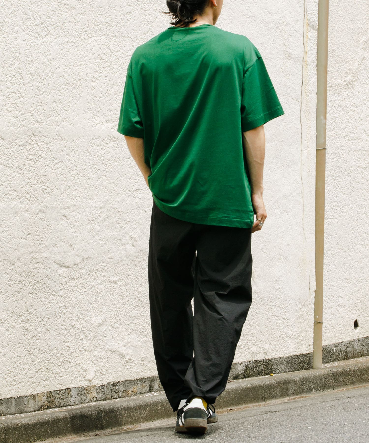 GREEN