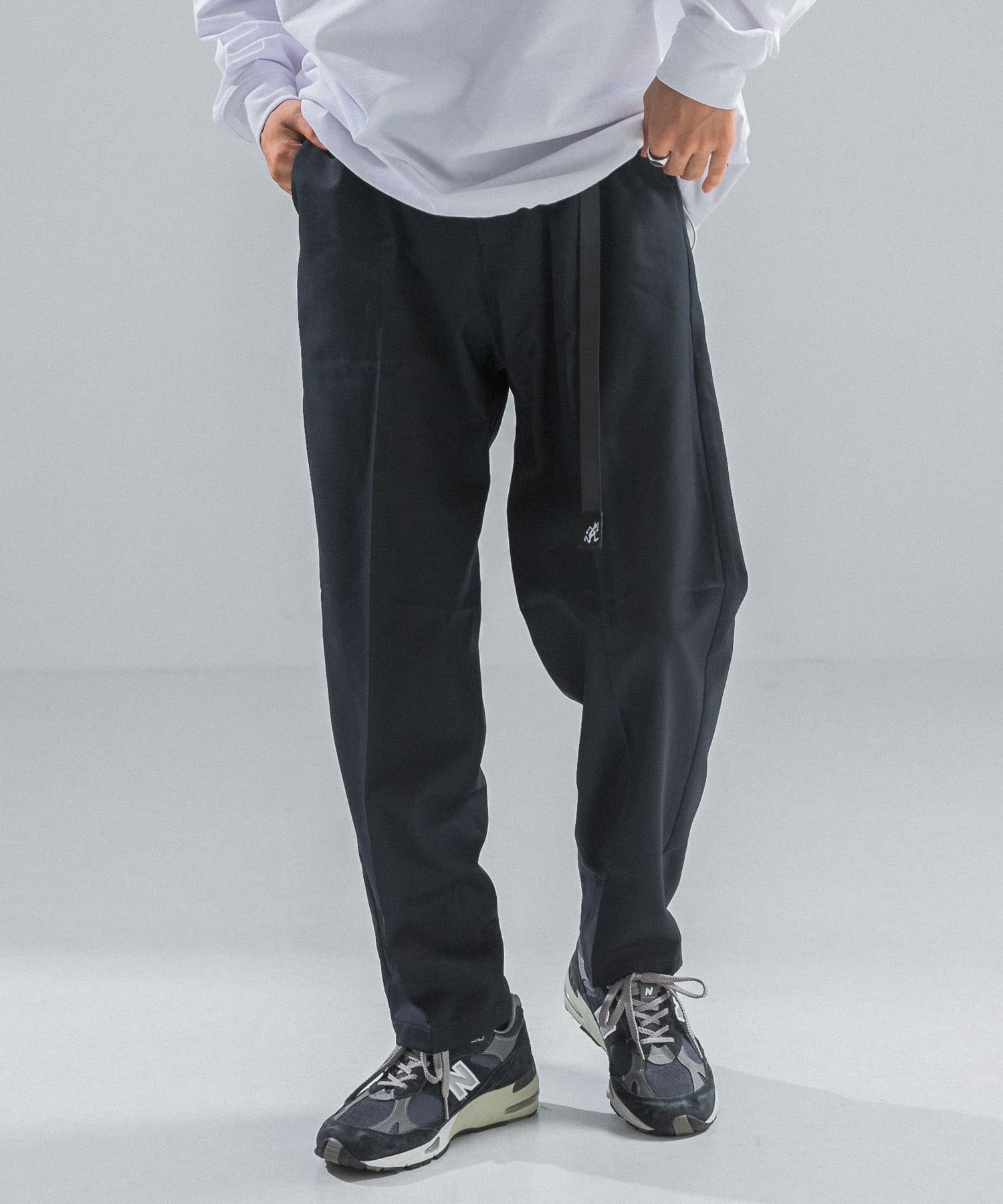 Gramicci / LOWERCASE ワイドテーパードスラックス(S NAVY): ボトム