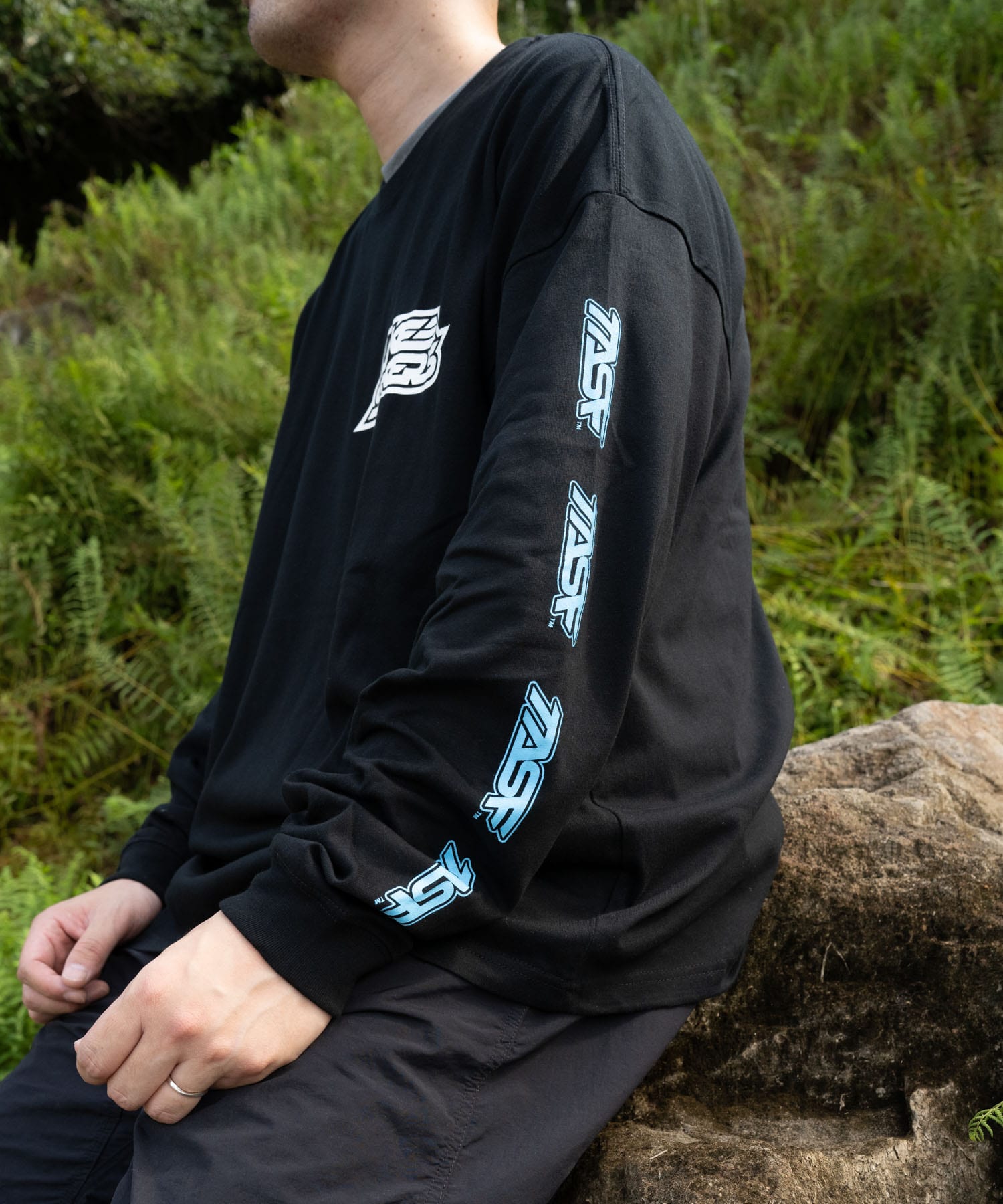 BLK/BLU