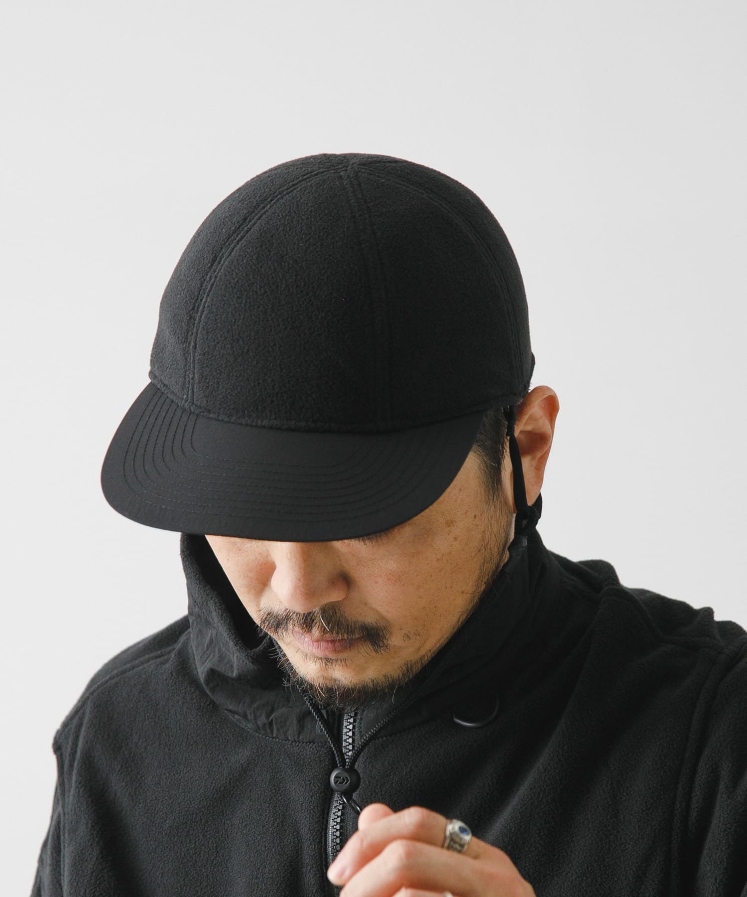 DAIWA PIER39　TECH FLEECE 6PANEL CAP BLACK FREE