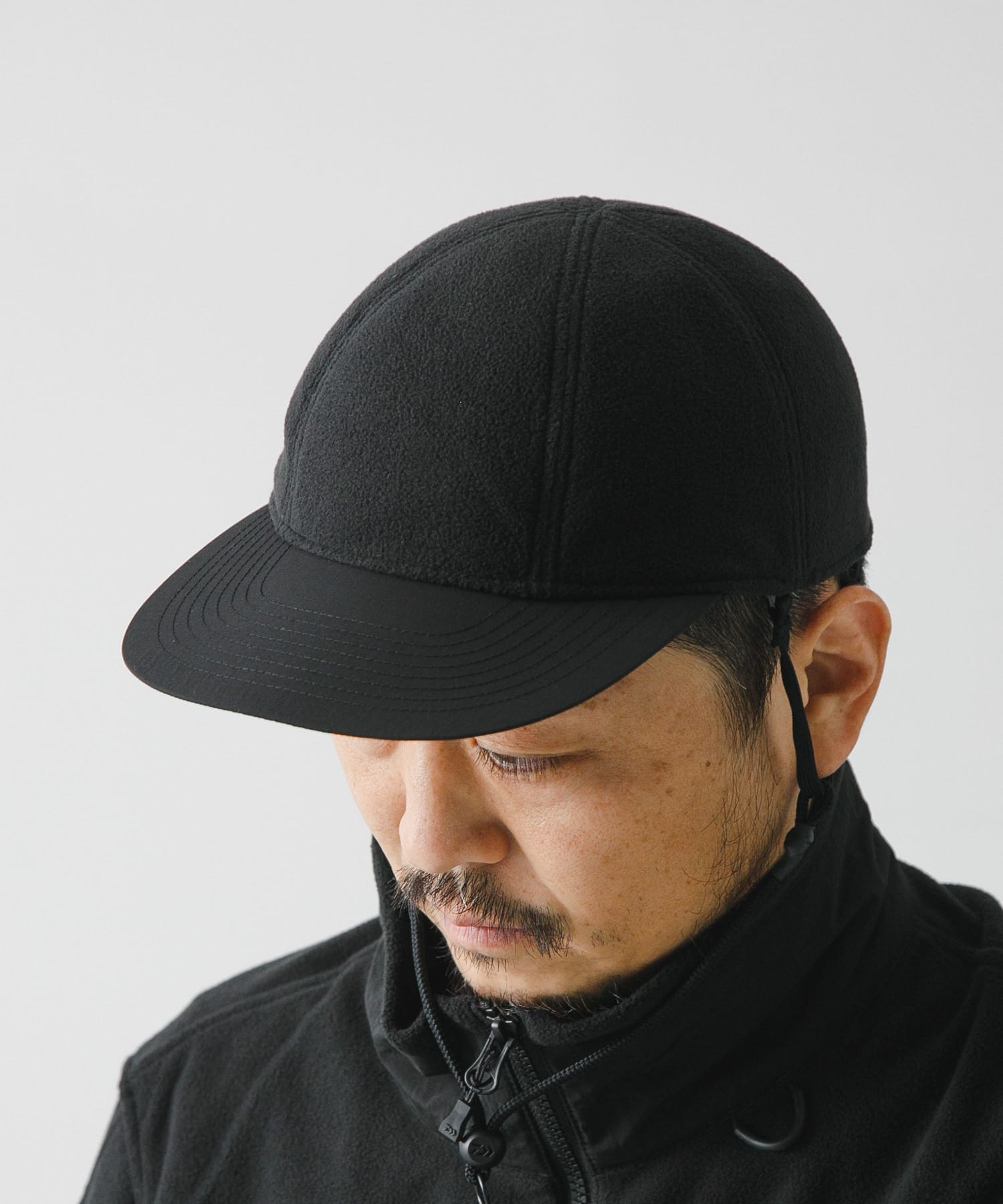 DAIWA PIER39　TECH FLEECE 6PANEL CAP BLACK FREE