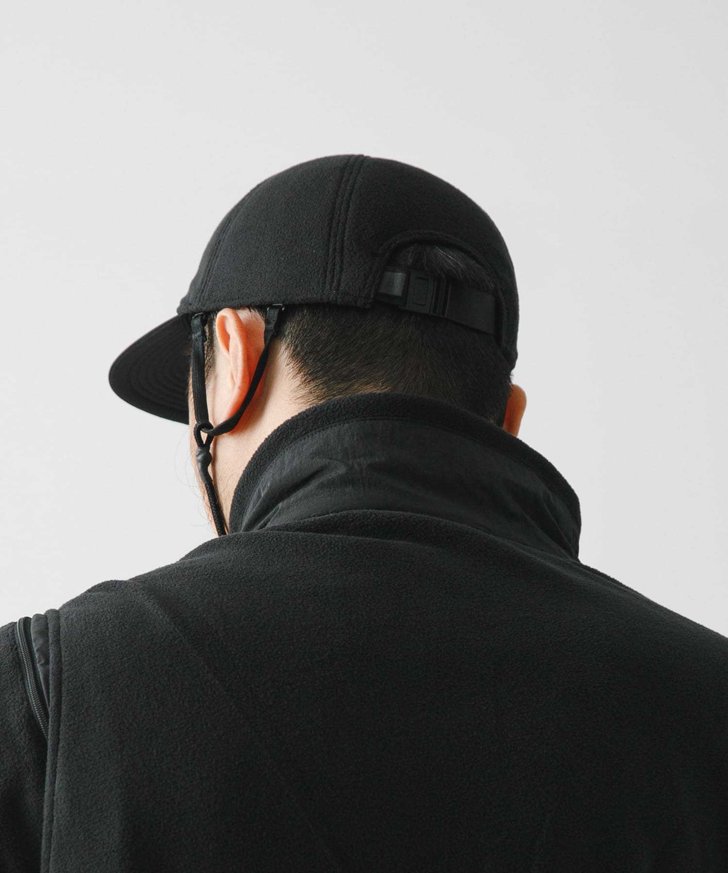 DAIWA PIER39　TECH FLEECE 6PANEL CAP BLACK FREE