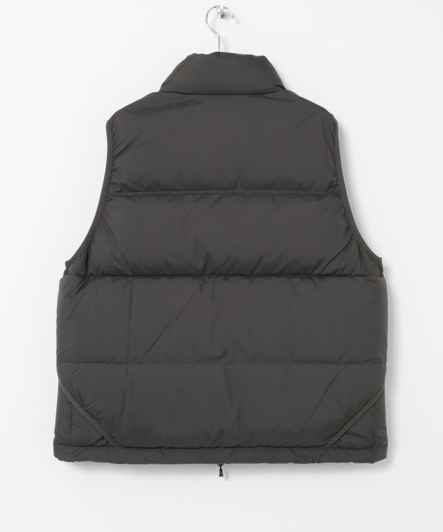 DAIWA PIER39　TECH ALPINE DOWN VEST CHARCOAL M