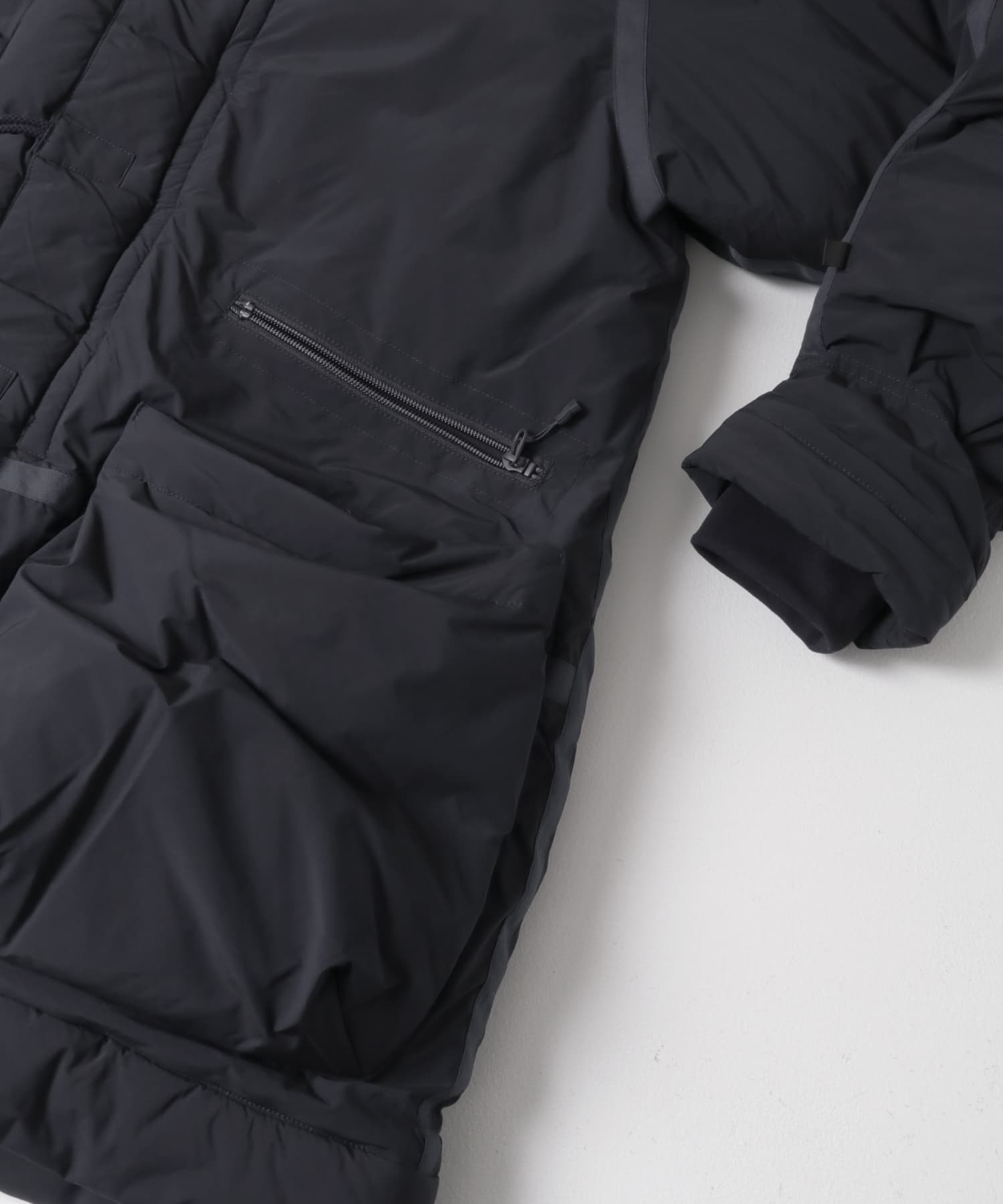 DAIWA PIER39　TECH B-7 MOD DOWN JACKET NAVY M