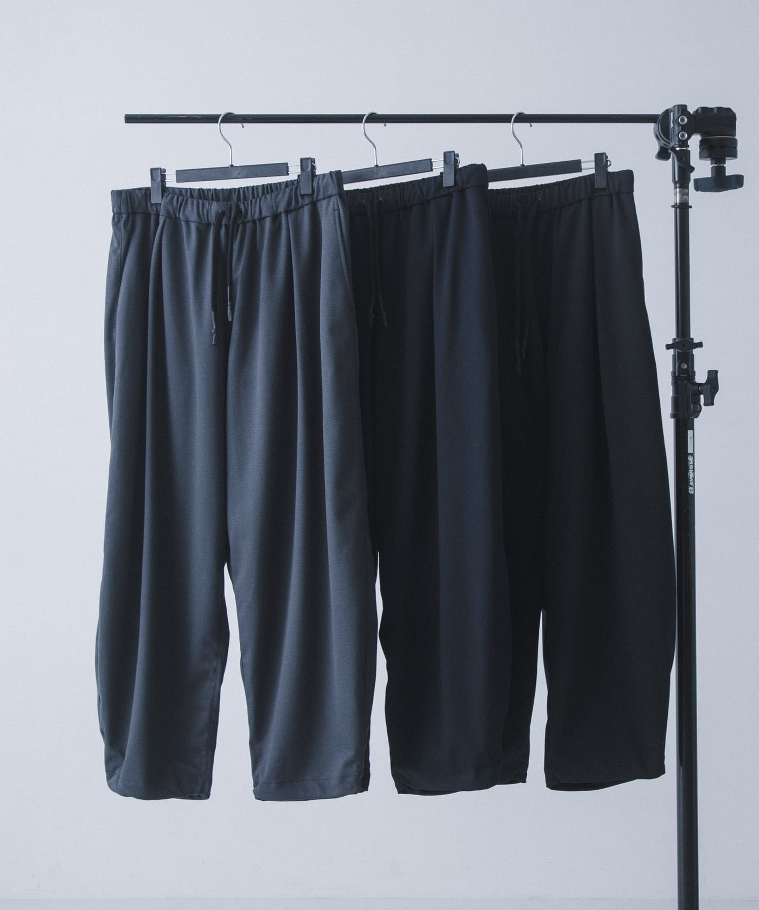 UNTRACE カーブテーパードパンツ(1 DARK NAVY): ボトム｜URBAN