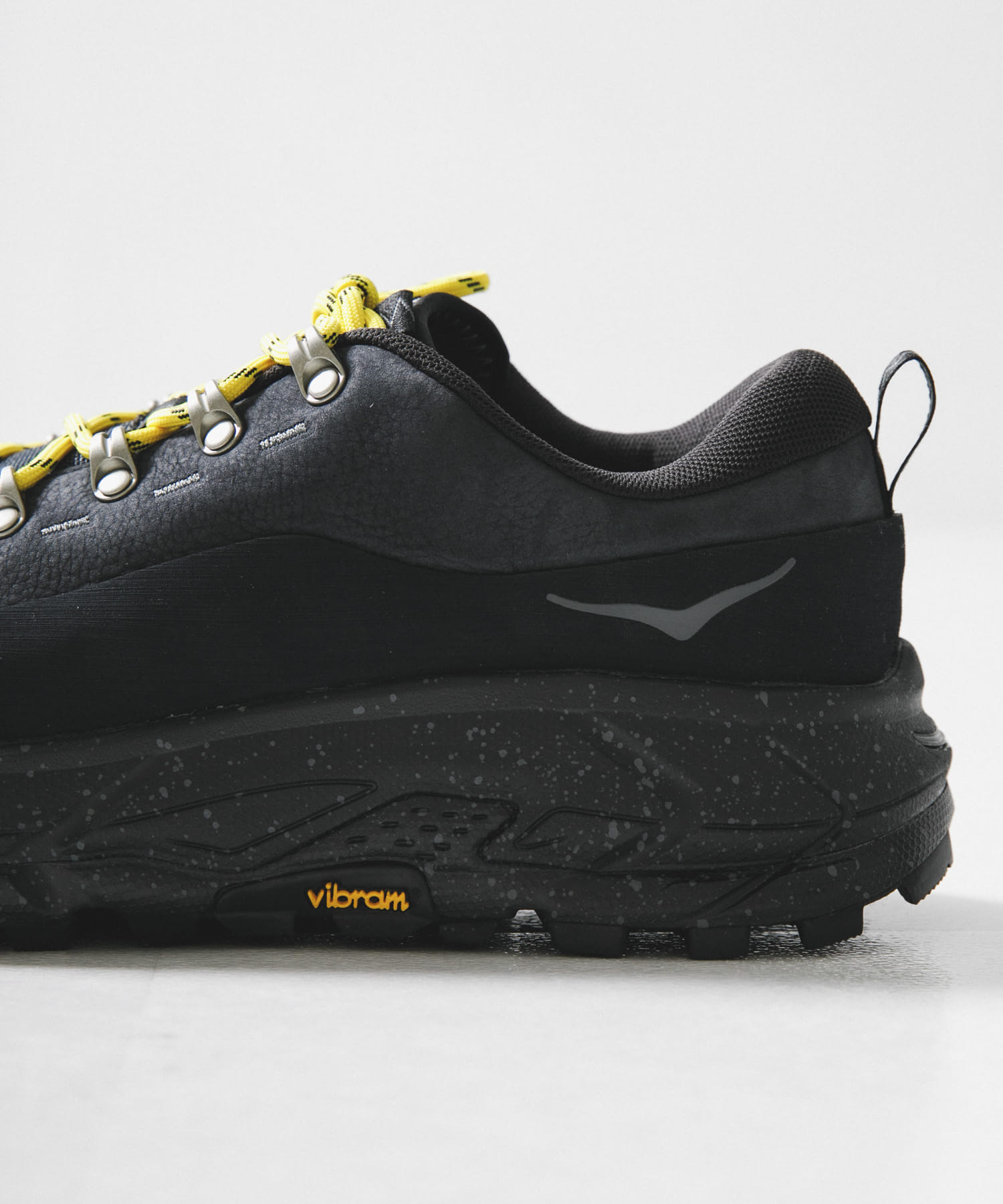 HOKA ONE ONE　U TOR SUMMIT CRBN 26
