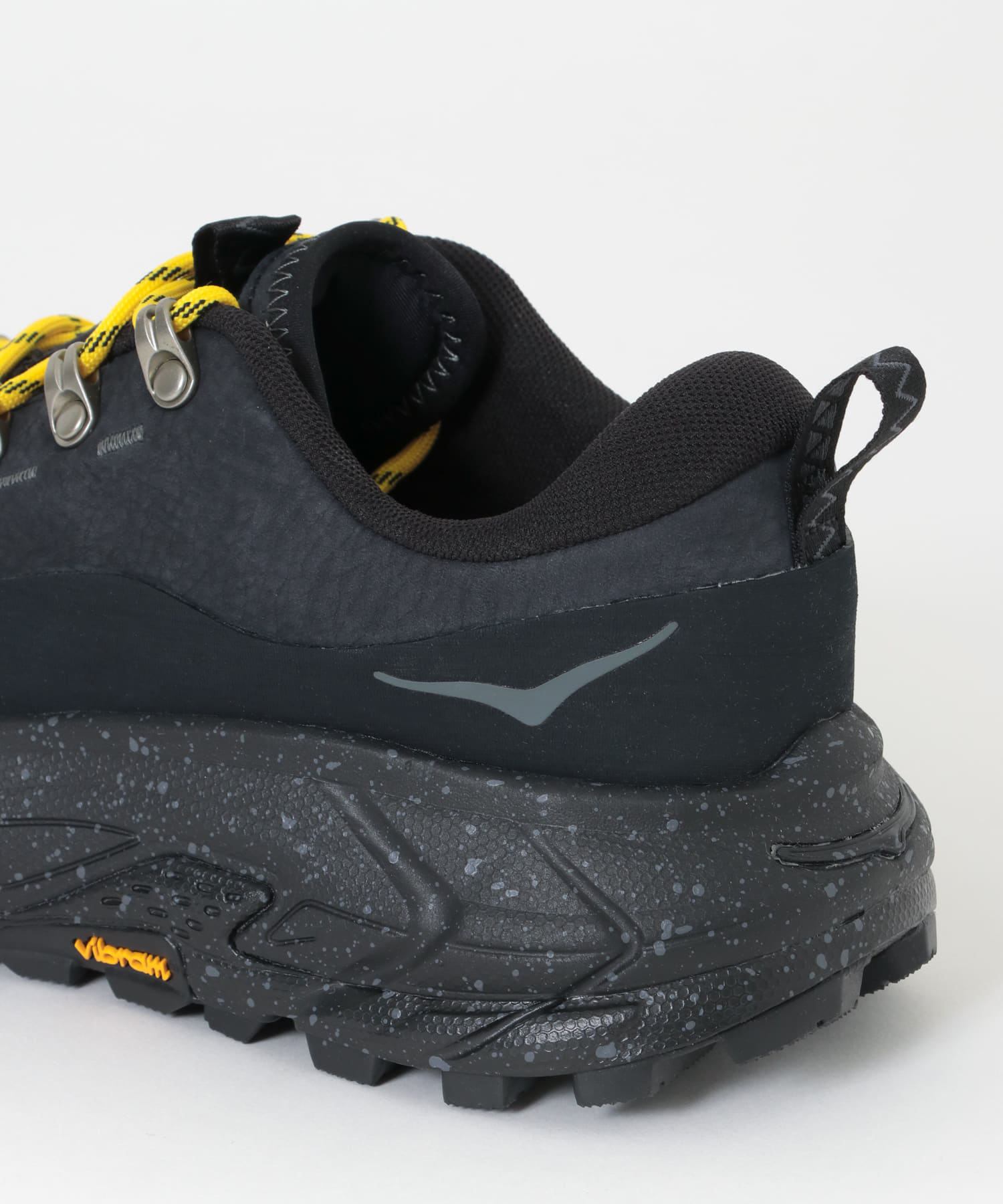 HOKA ONE ONE　U TOR SUMMIT CRBN 26