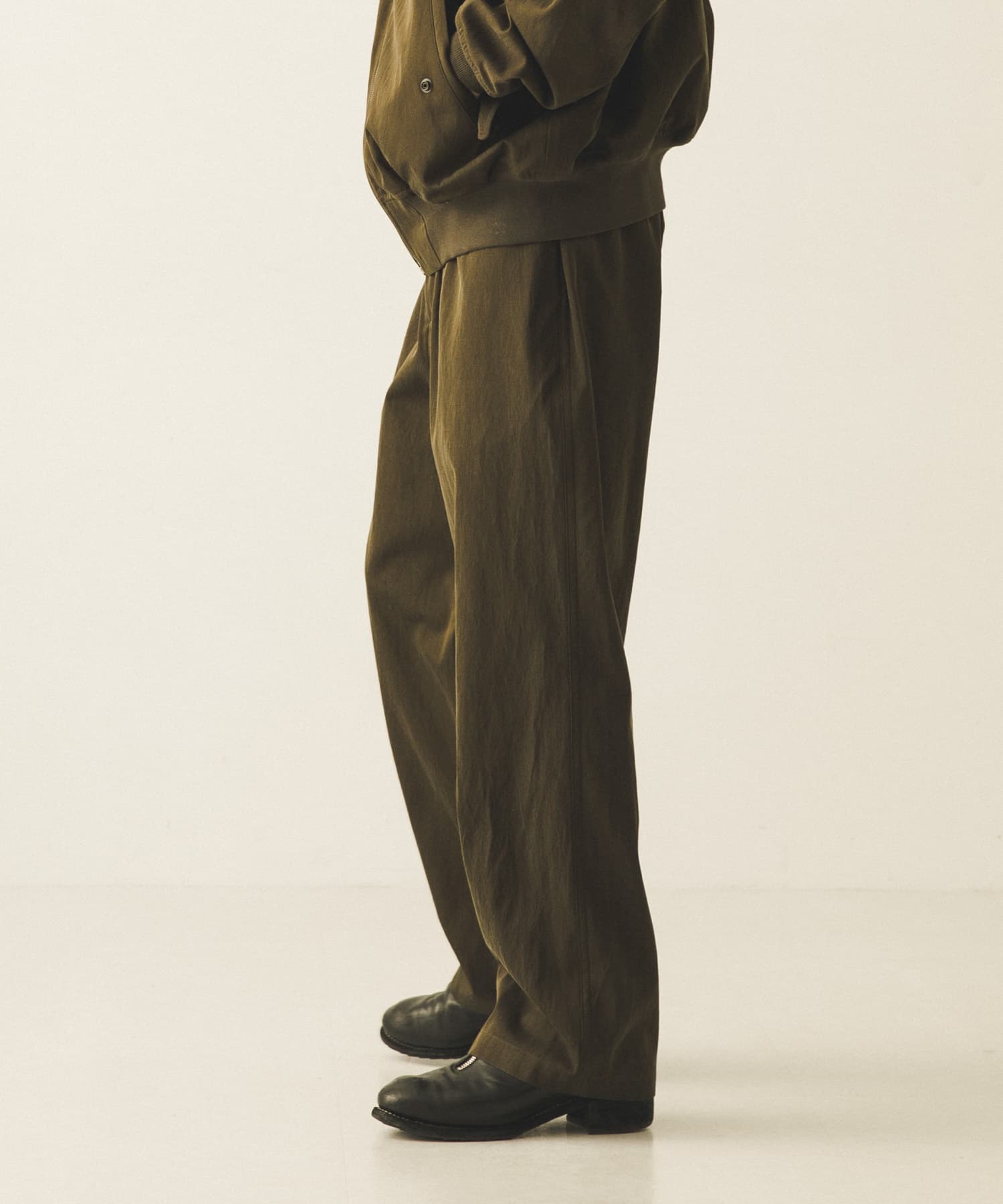 KHAKI