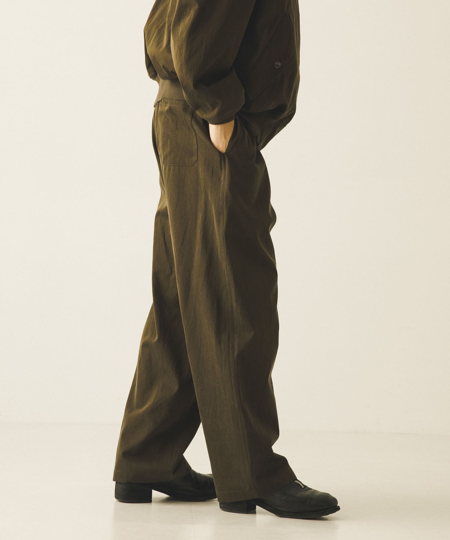 KHAKI