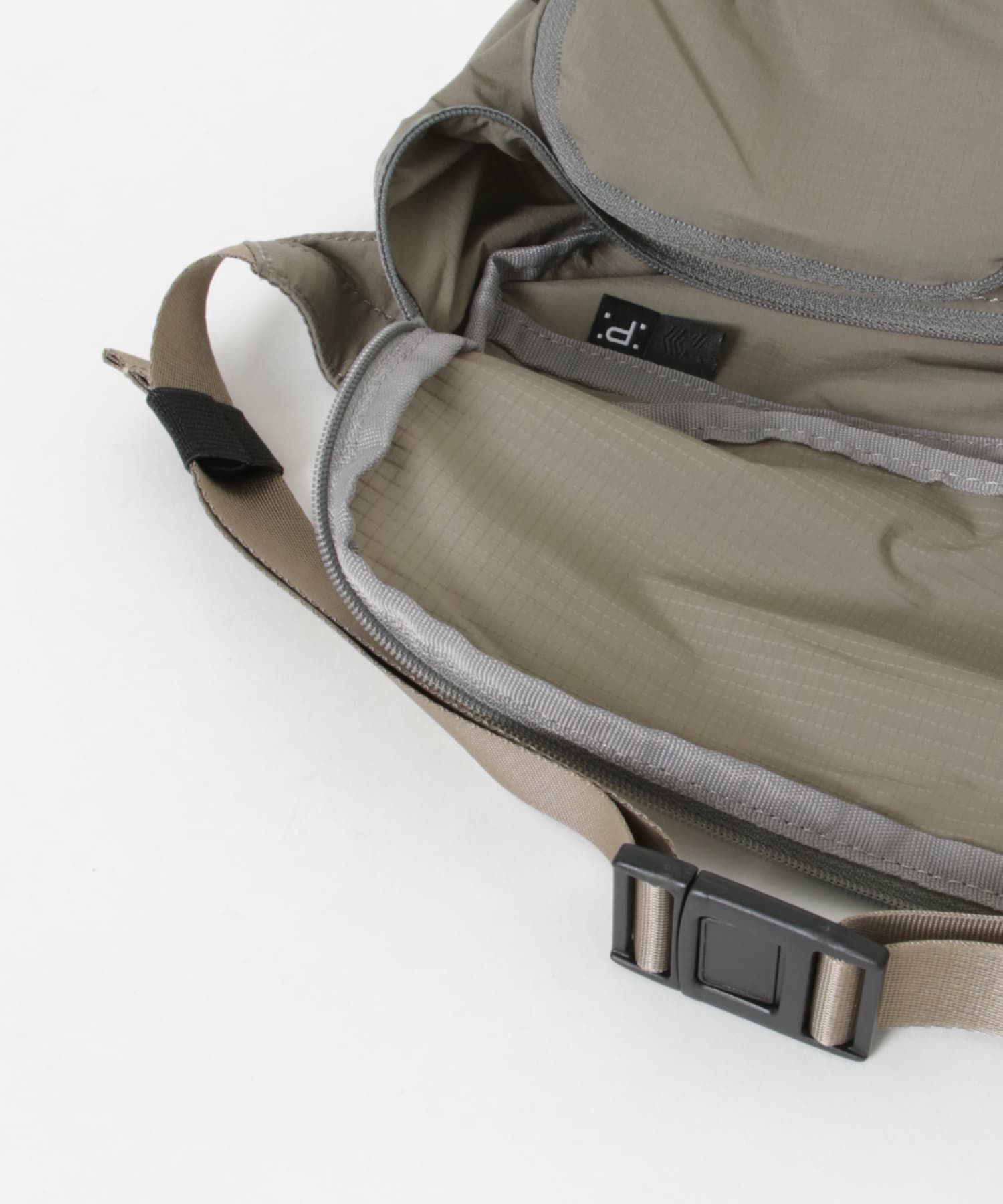 DAIWA PIER39　TRAVEL EXPAND FANNY BAG WOLF GRAY FREE