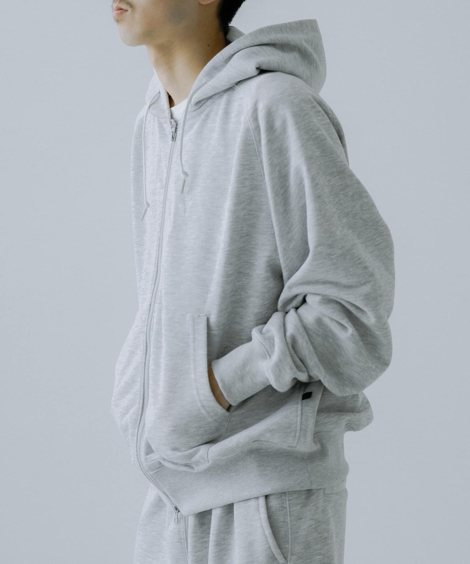DAIWA PIER39　TECH SWEAT FREEDOM ZIP PARKA TOP GRAY S