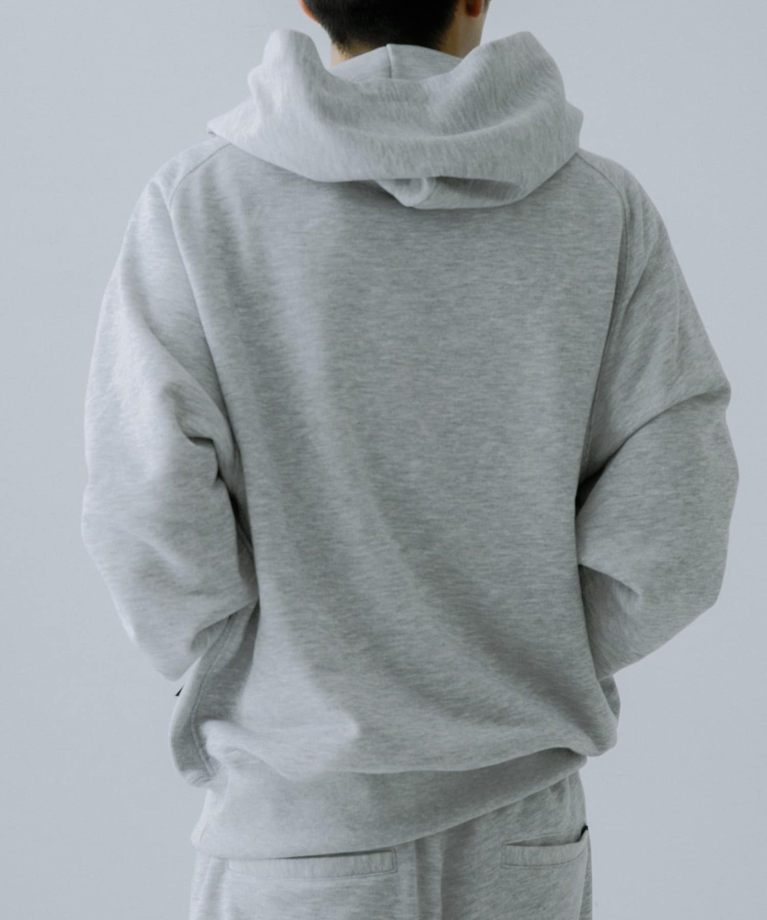 DAIWA PIER39　TECH SWEAT FREEDOM ZIP PARKA TOP GRAY S