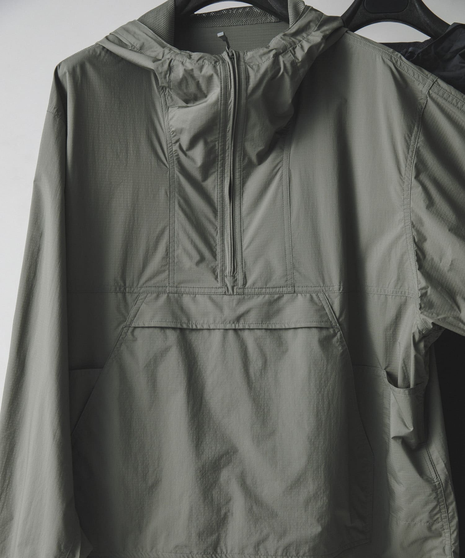 DAIWA PIER39　TECH TRAVEL ANORAK WOLF GRAY M