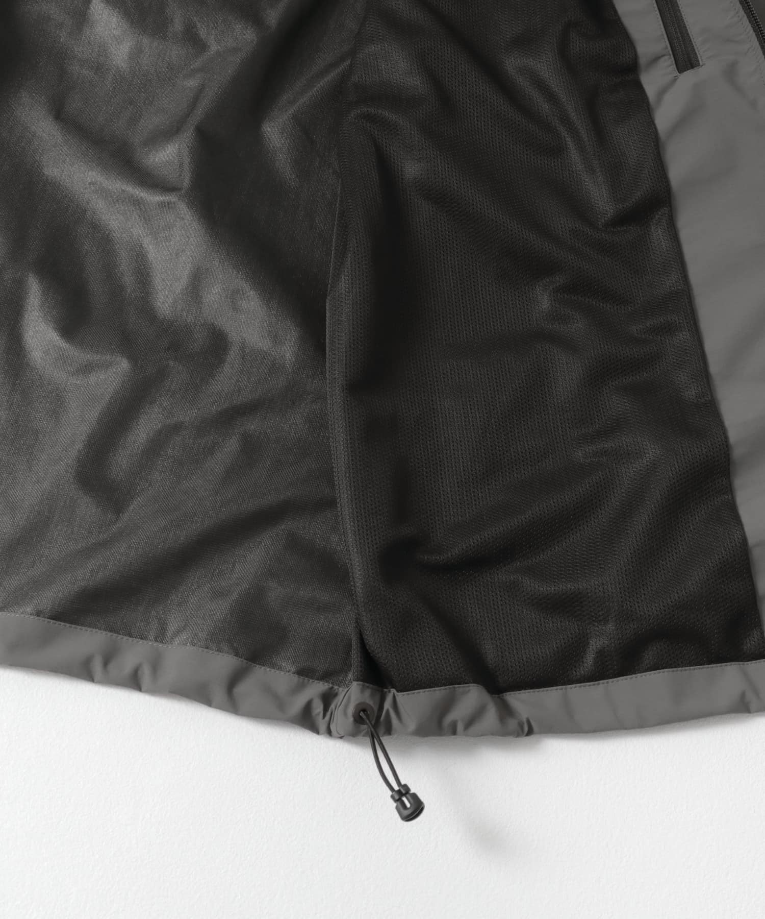 ES.1　Nyion Parka Charcoal L