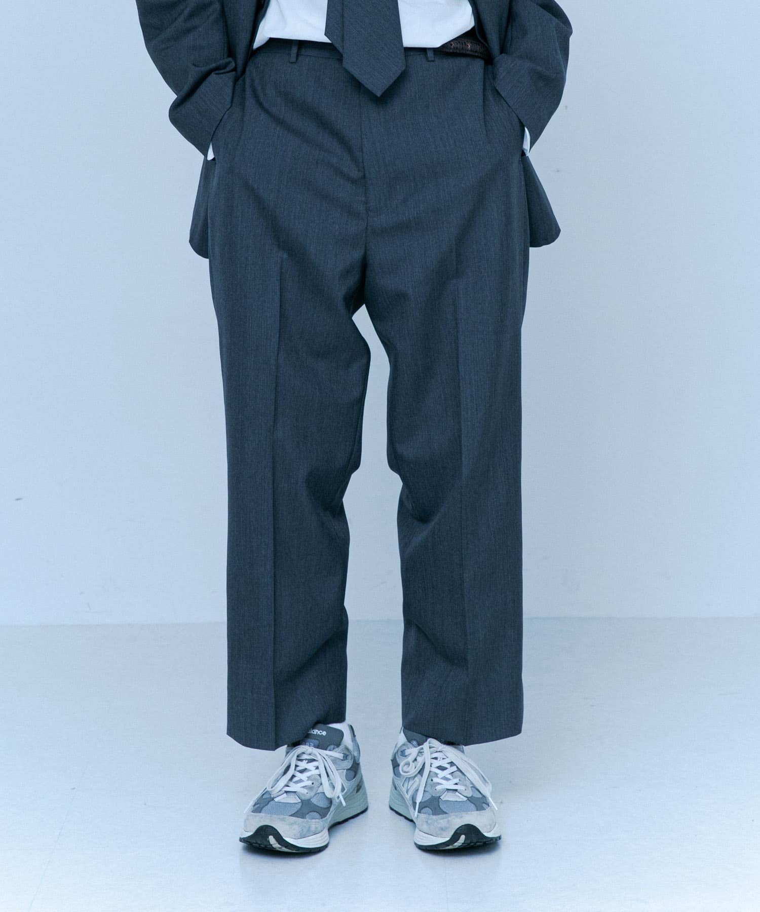 Unlikely　Back Strap Plain Front Trousers 2025